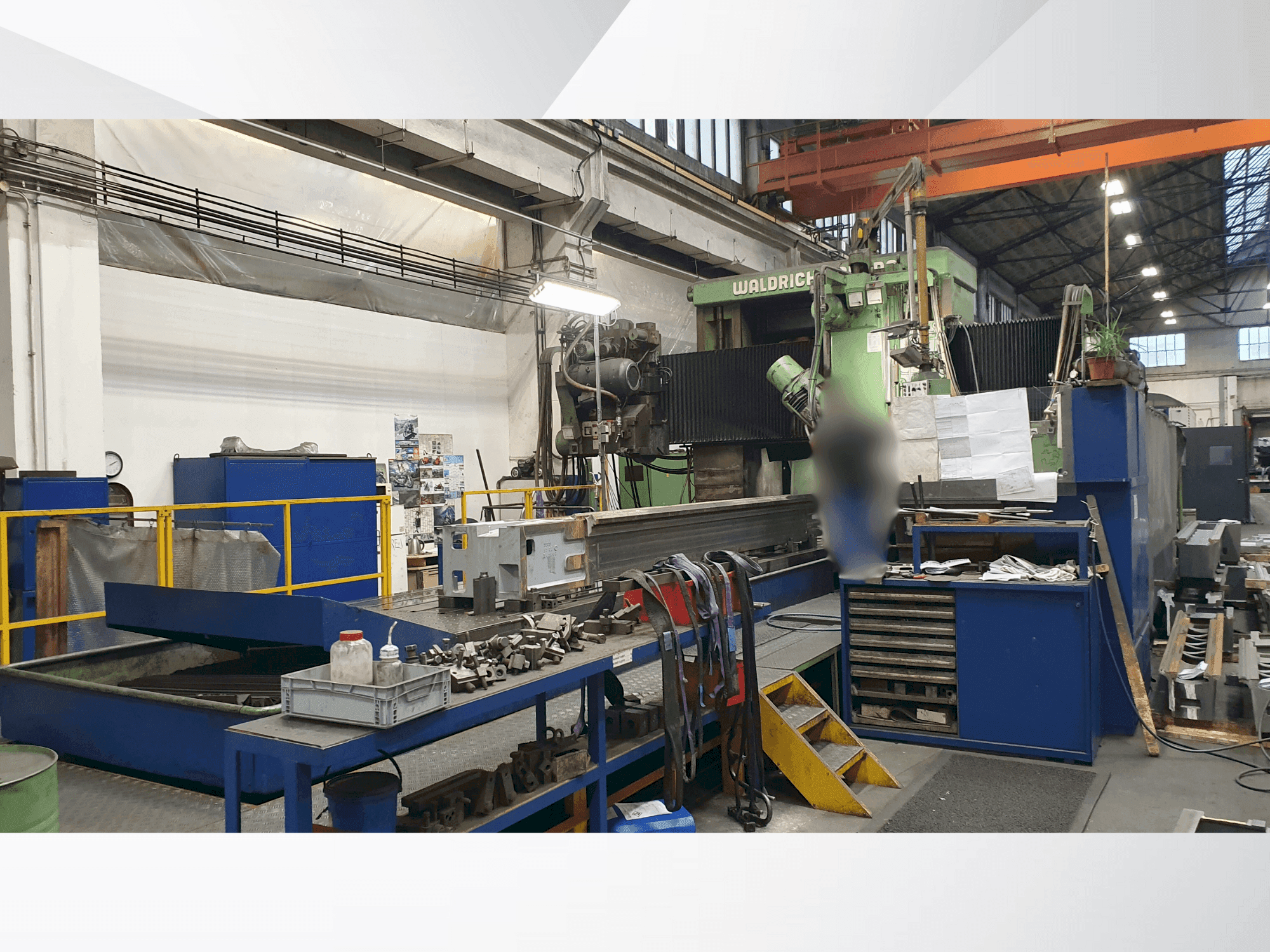 Vista Frontal  da WALDRICH COBURG 30-15 S 3030  máquina