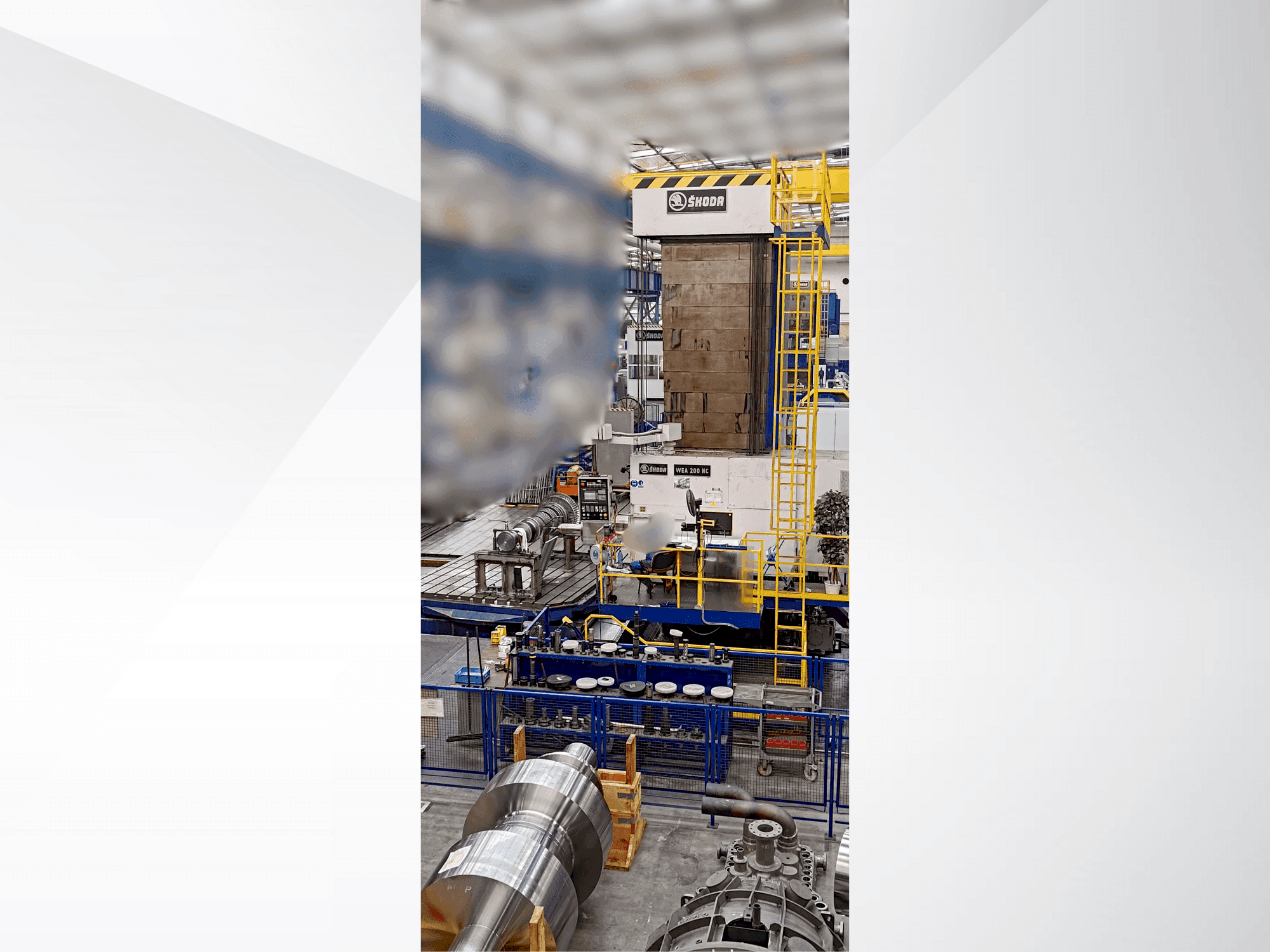 Vista Frontal  da SKODA WEA 200 CNC  máquina