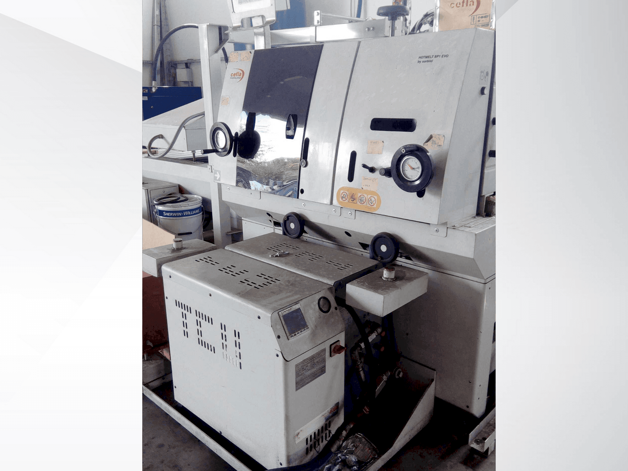 Vista Frontal  da CEFLA Hotmelt SP1-EVO  máquina