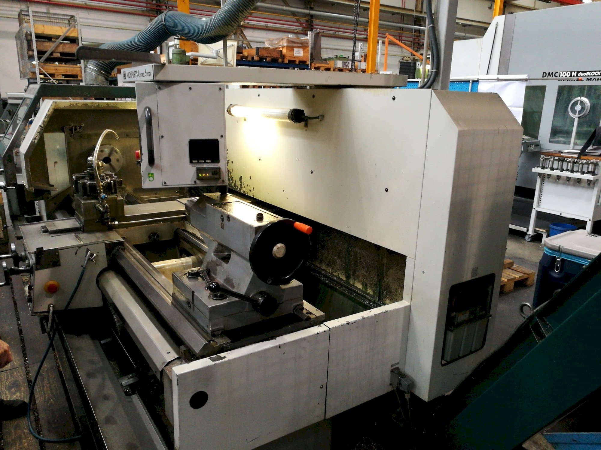 Vista Frontal  da Monforts KNC 6  máquina