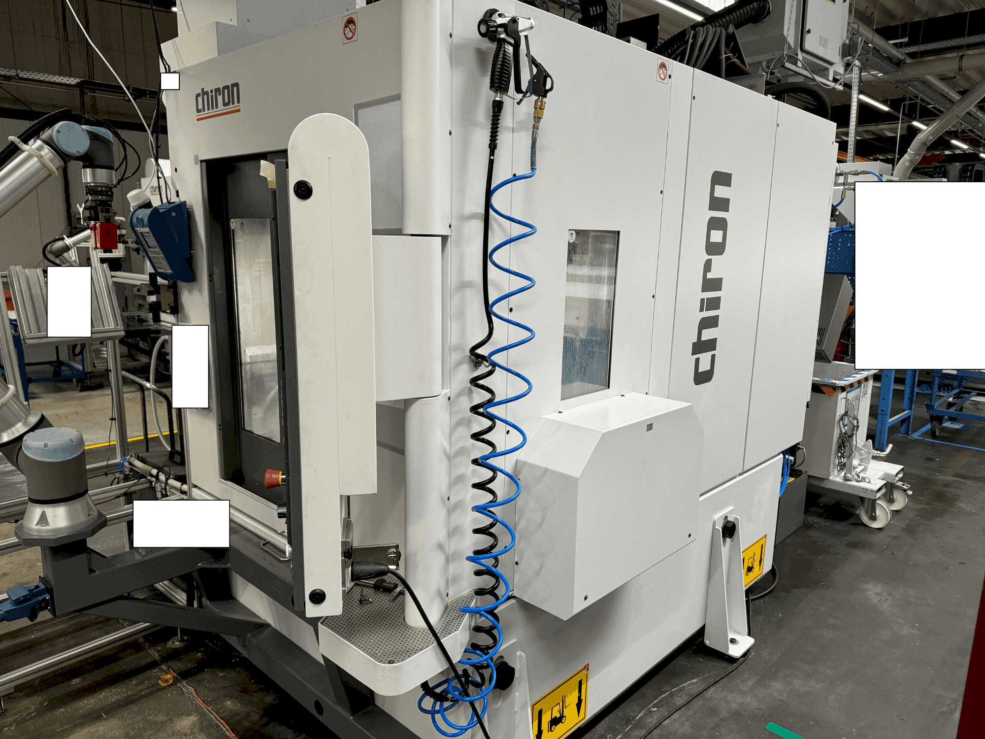 Vista Frontal  da CHIRON FZ12 FX  máquina