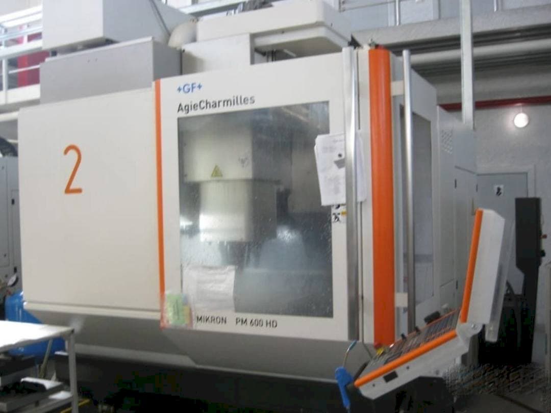 Vista Frontal  da AgieCharmilles Mikron HPM 600 HD  máquina