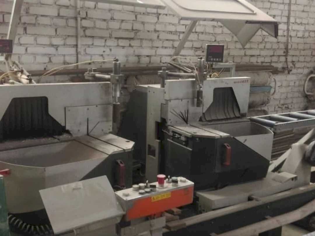 Vista Frontal  da Elumatec DG 104/02 + E111  máquina