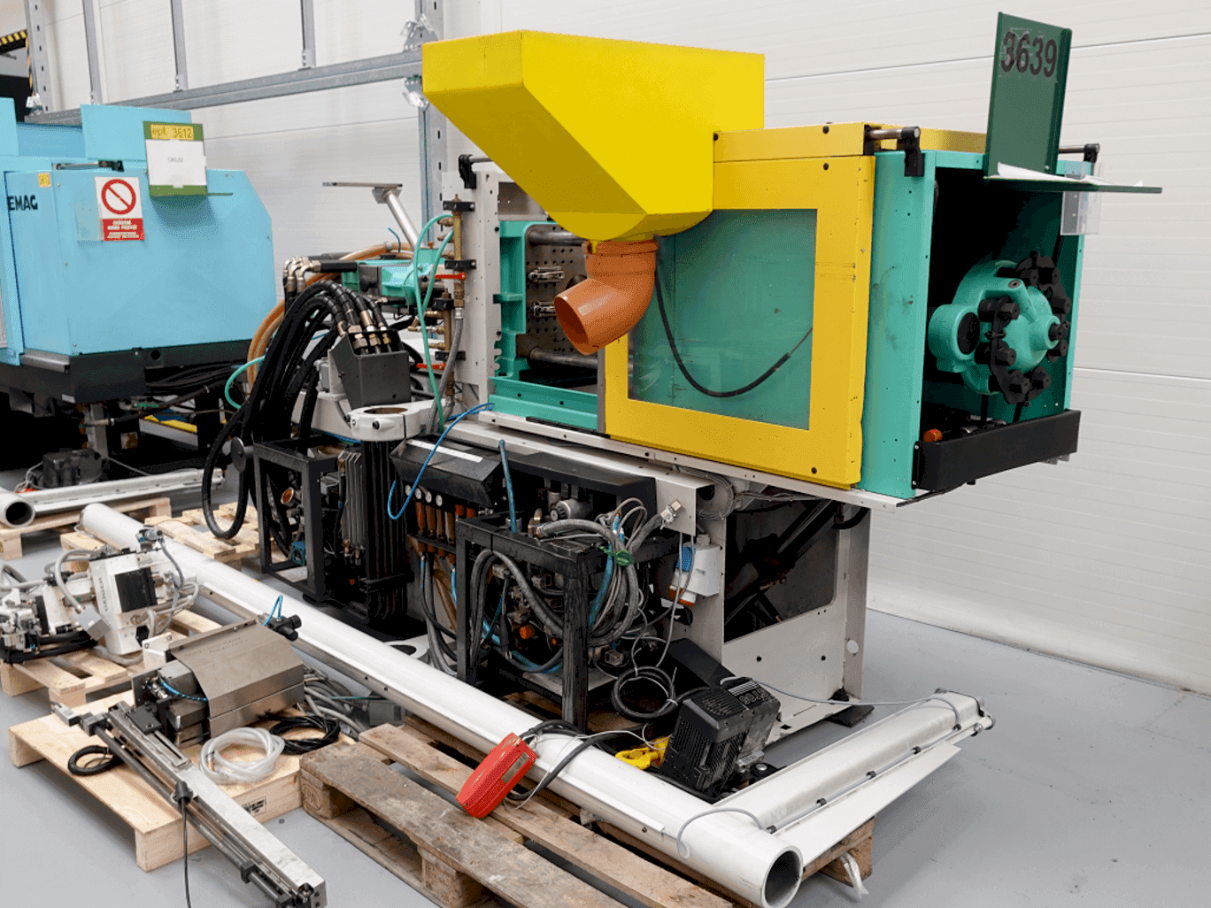 Vista Frontal  da Arburg ALLROUNDER 320C–500–100U  máquina