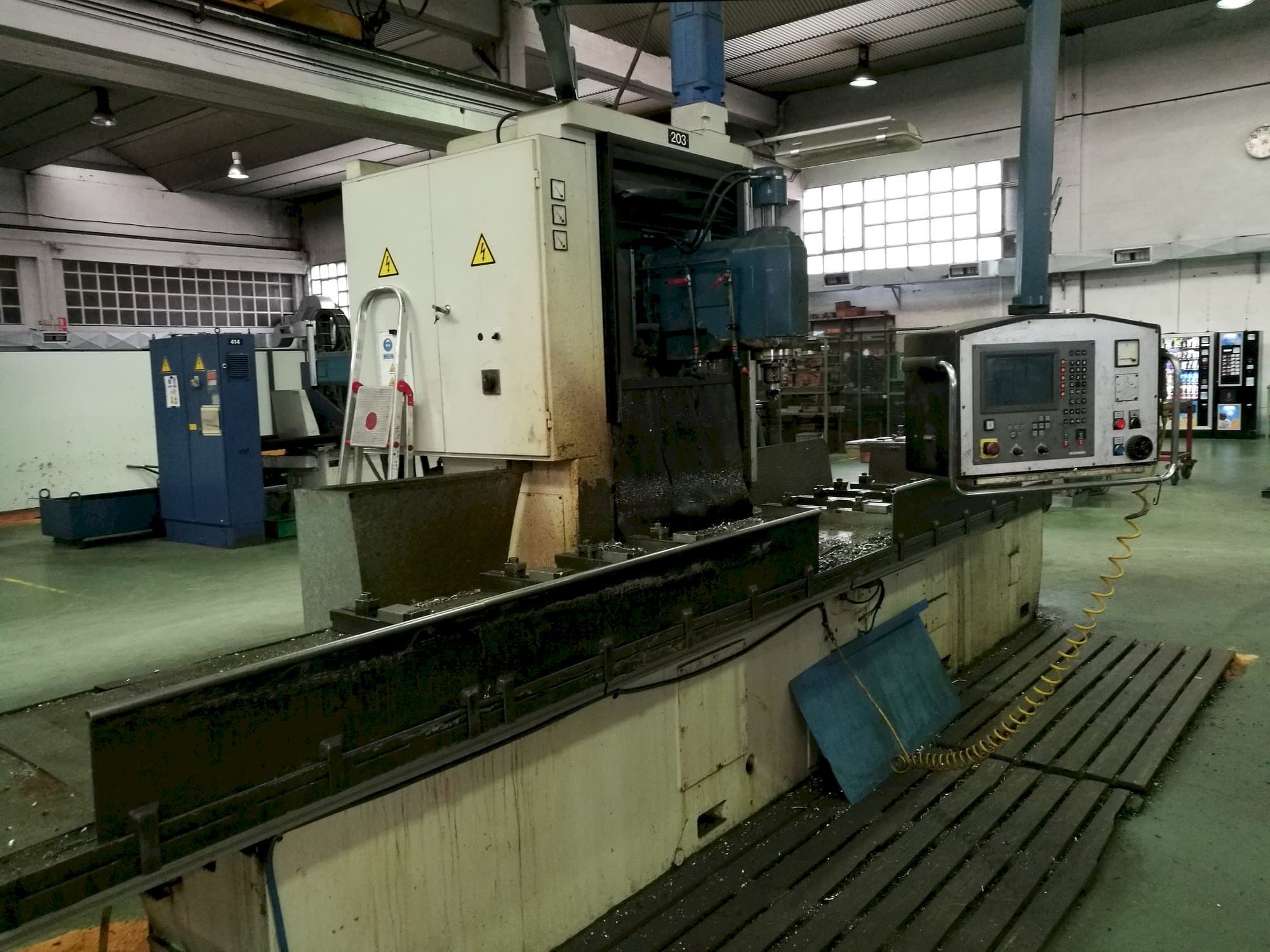 Vista Lateral Esquerda  da Correa A-20/44  máquina