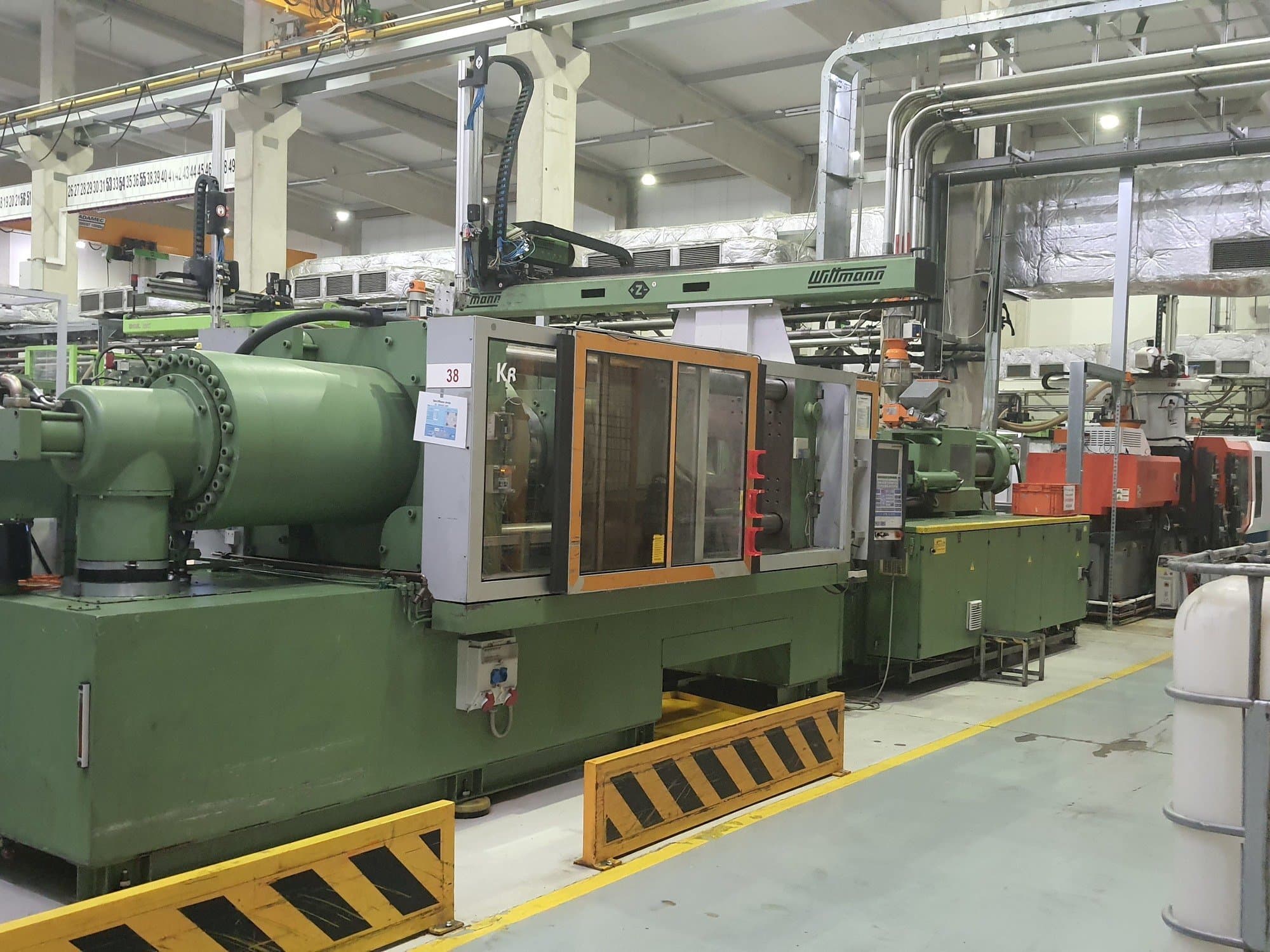 Vista Frontal  da Krauss Maffei 420-3000  máquina