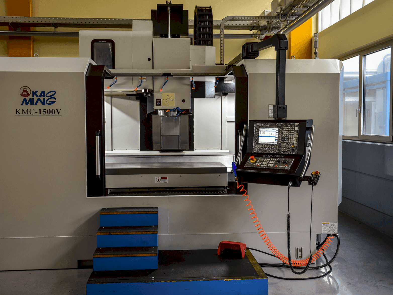 Vista Frontal  da KAOMING KMC 1500 V  máquina