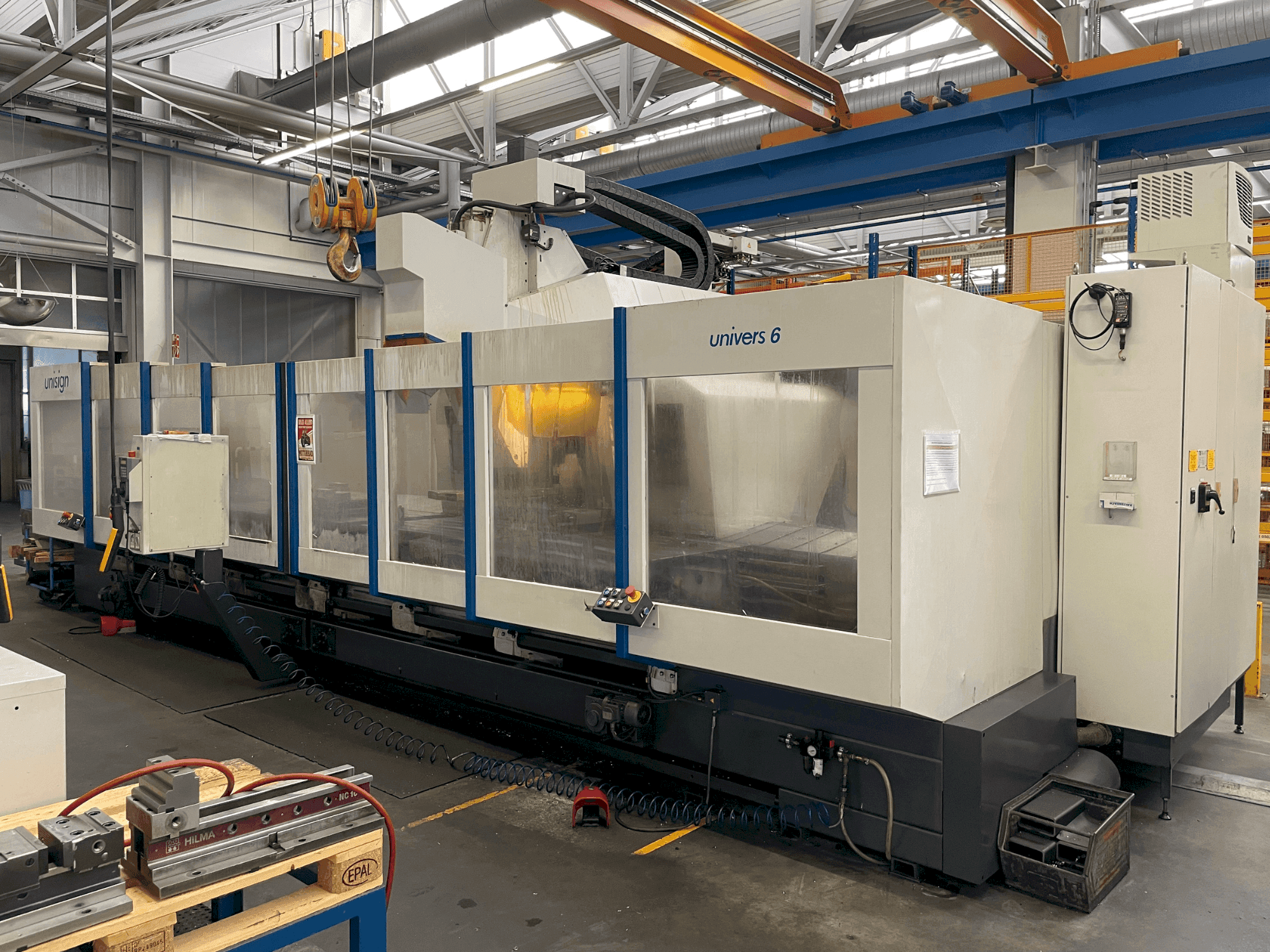 Vista Frontal  da Unisign UNIVERS 6  máquina