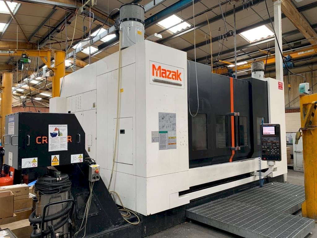 Vista Frontal  da Mazak VTC-820/30  máquina