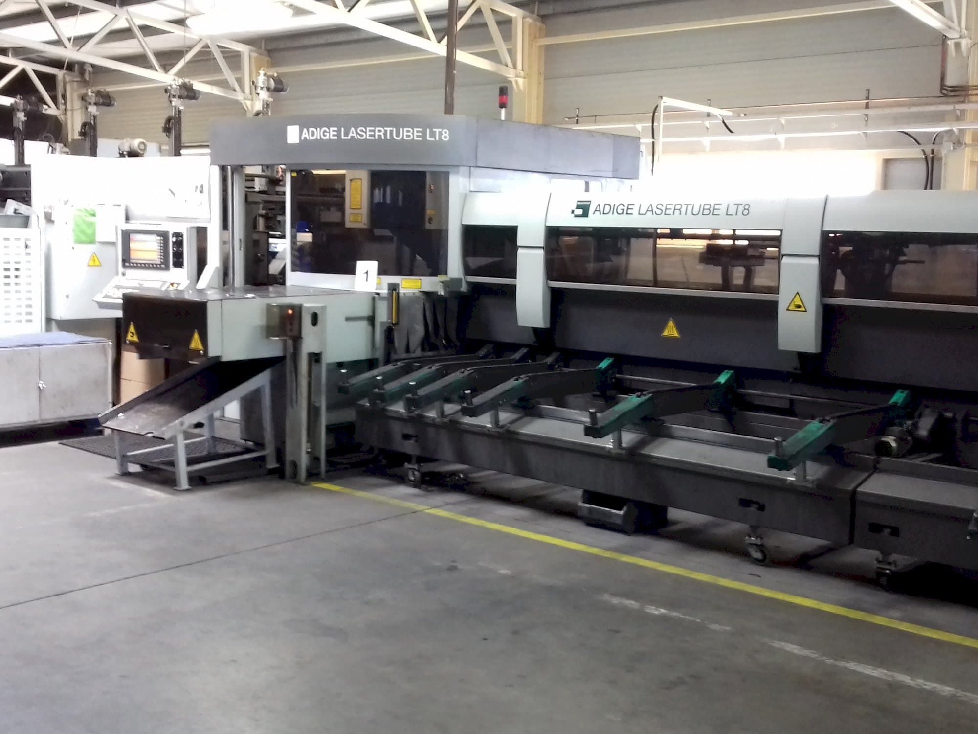 Vista Frontal  da ADIGE LT 8  máquina