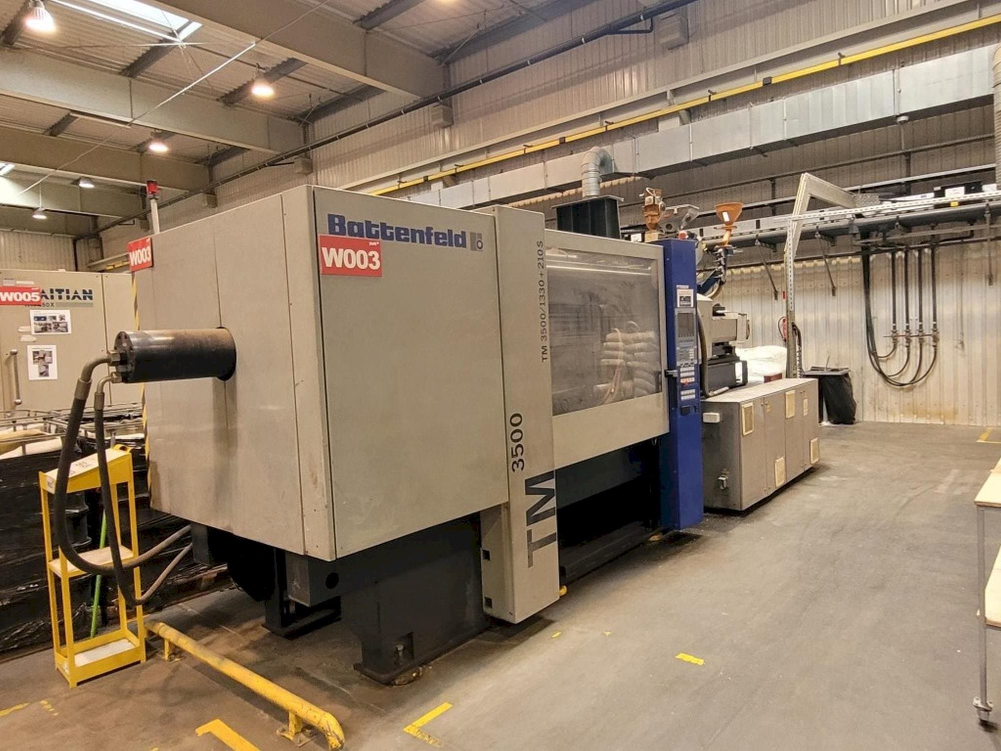 Vista Frontal  da Battenfeld TM 3500/1330+210S  máquina