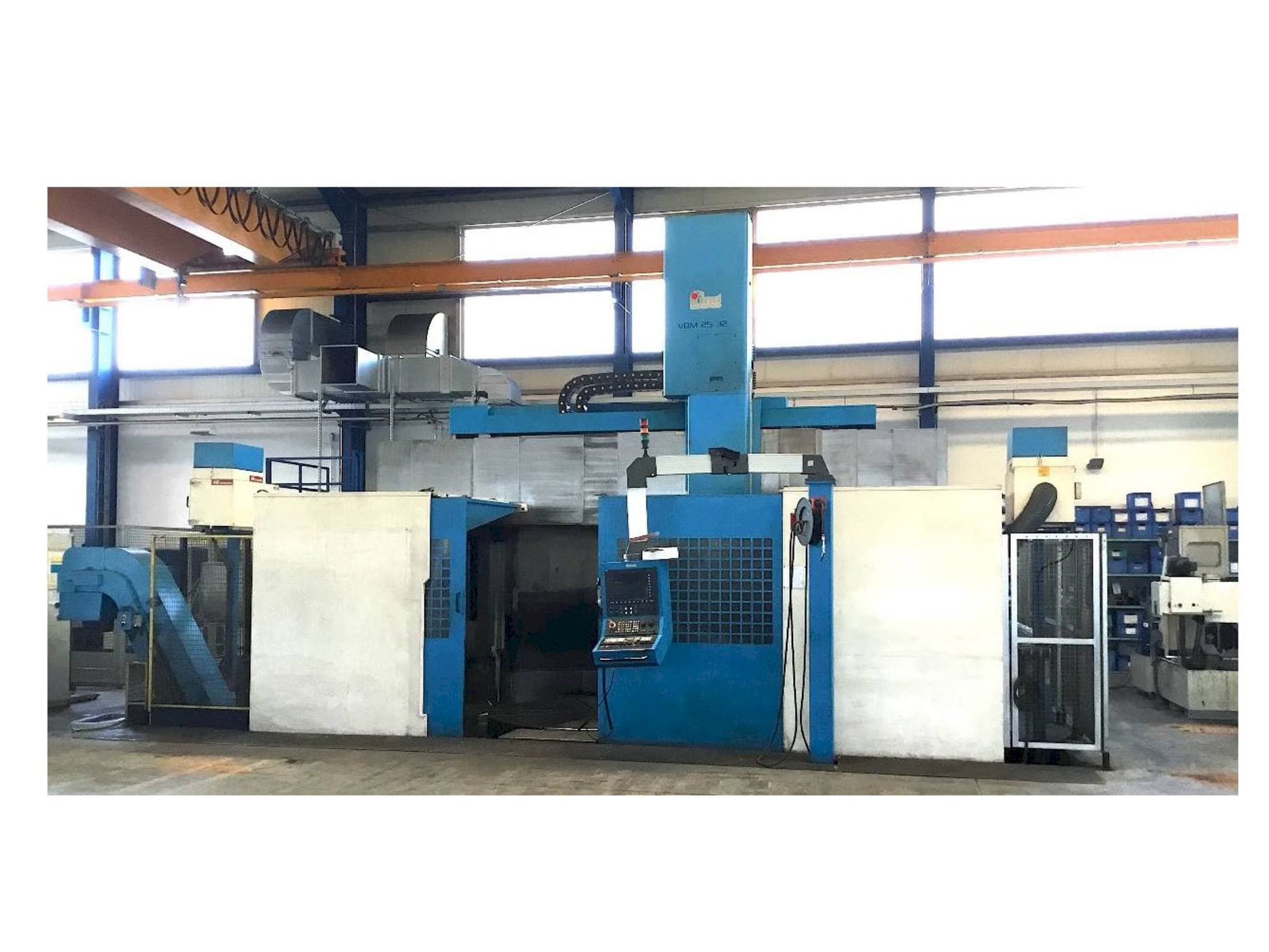 Vista Frontal  da imt VBM 25.32  máquina