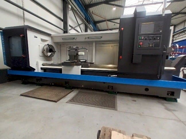 Vista Frontal  da Ningbo Oturn CK61100E-3000  máquina