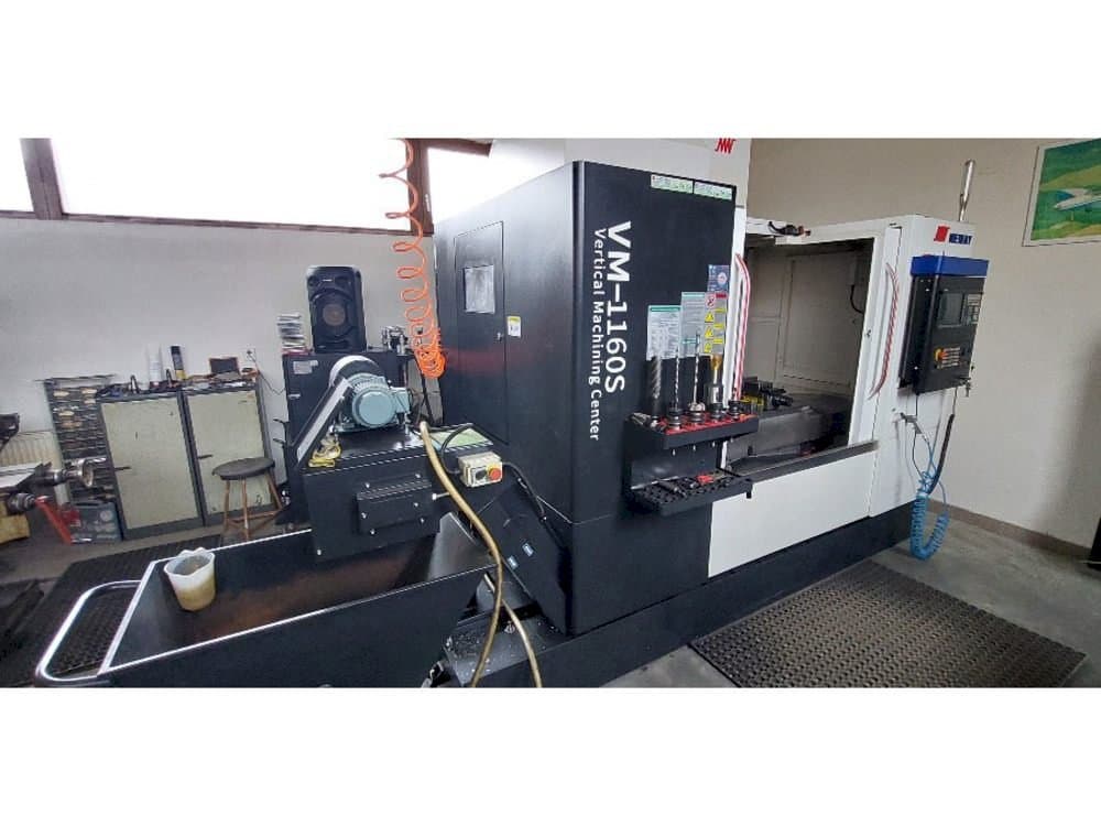 Vista Frontal  da Neway VM 1160  máquina