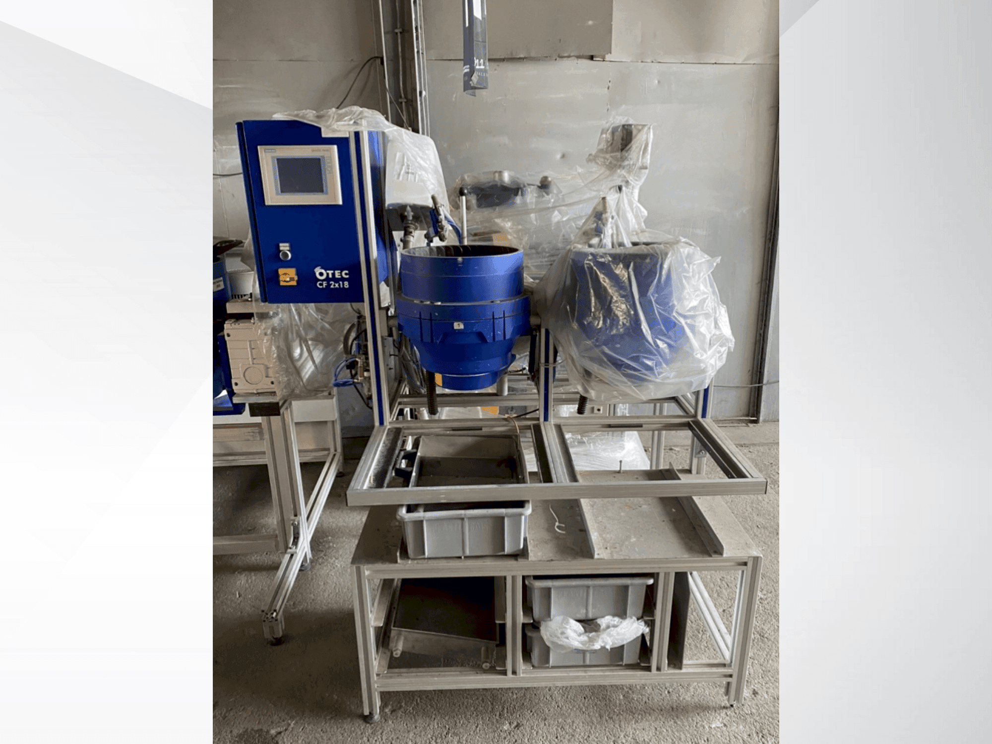 Vista Frontal  da OTEC CF 2x 18  máquina