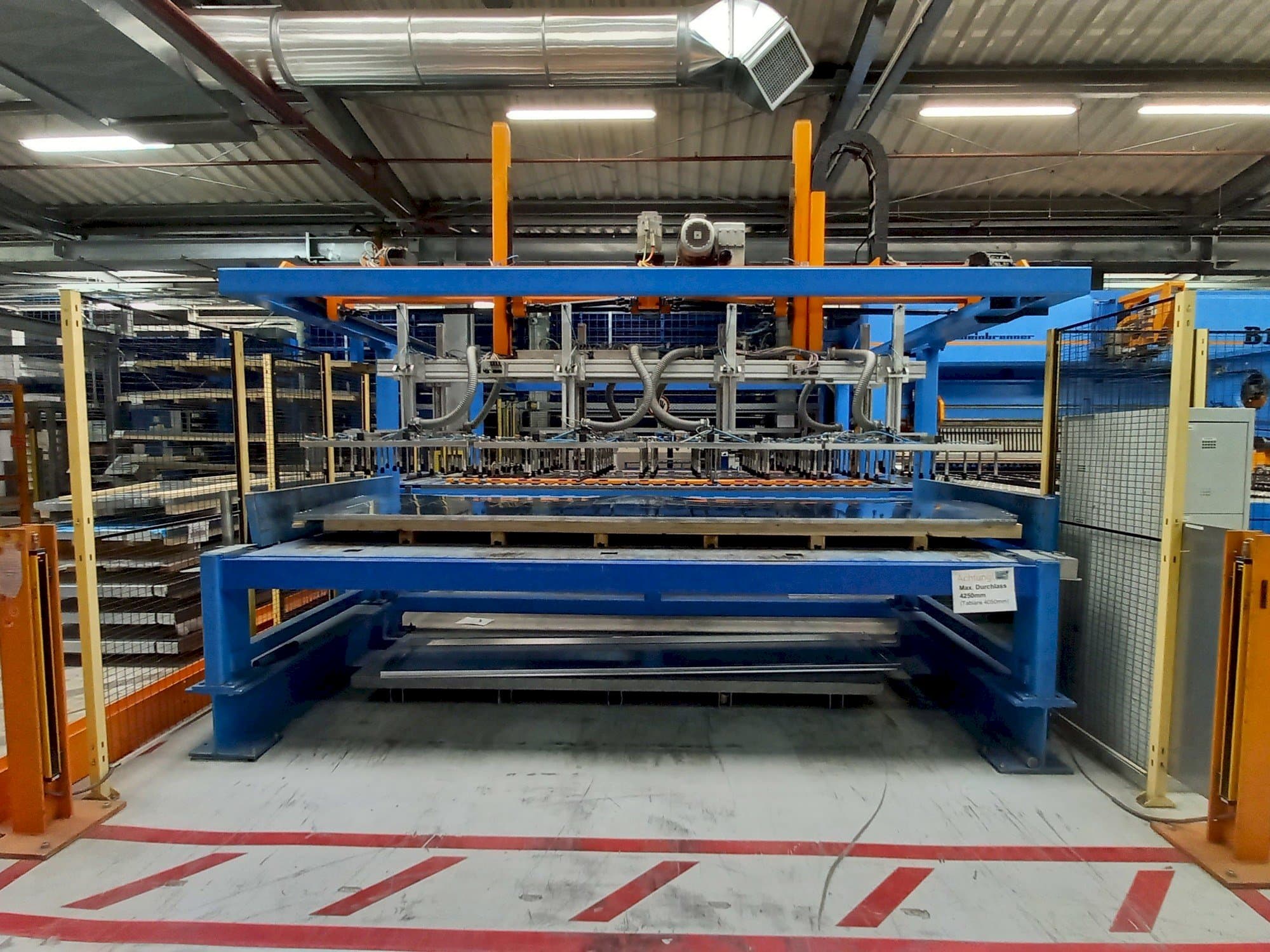 Vista Frontal  da Weinbrenner B 12  máquina