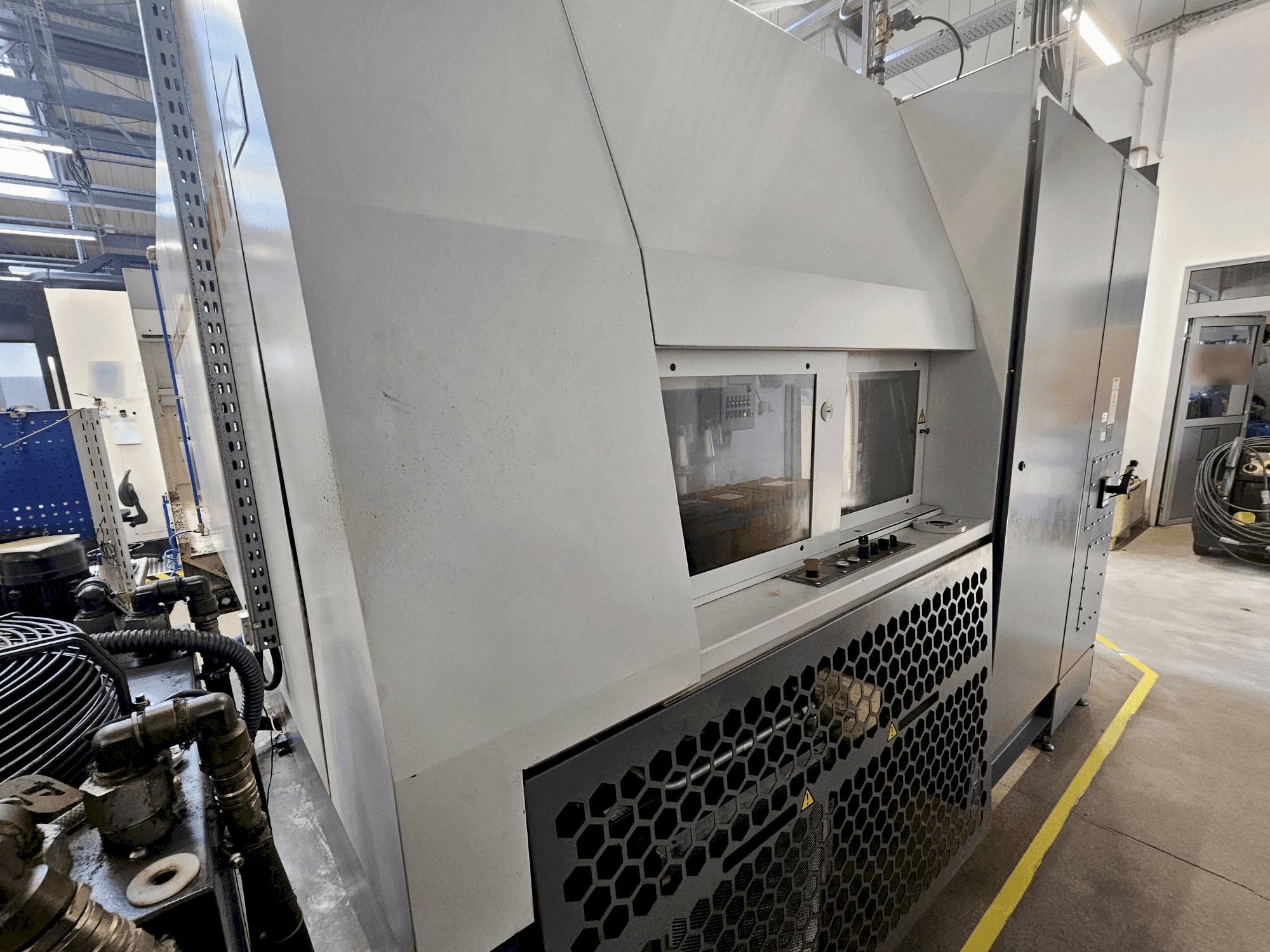 Vista Lateral  da KOVOSVIT MAS MCU 630V-5X  máquina