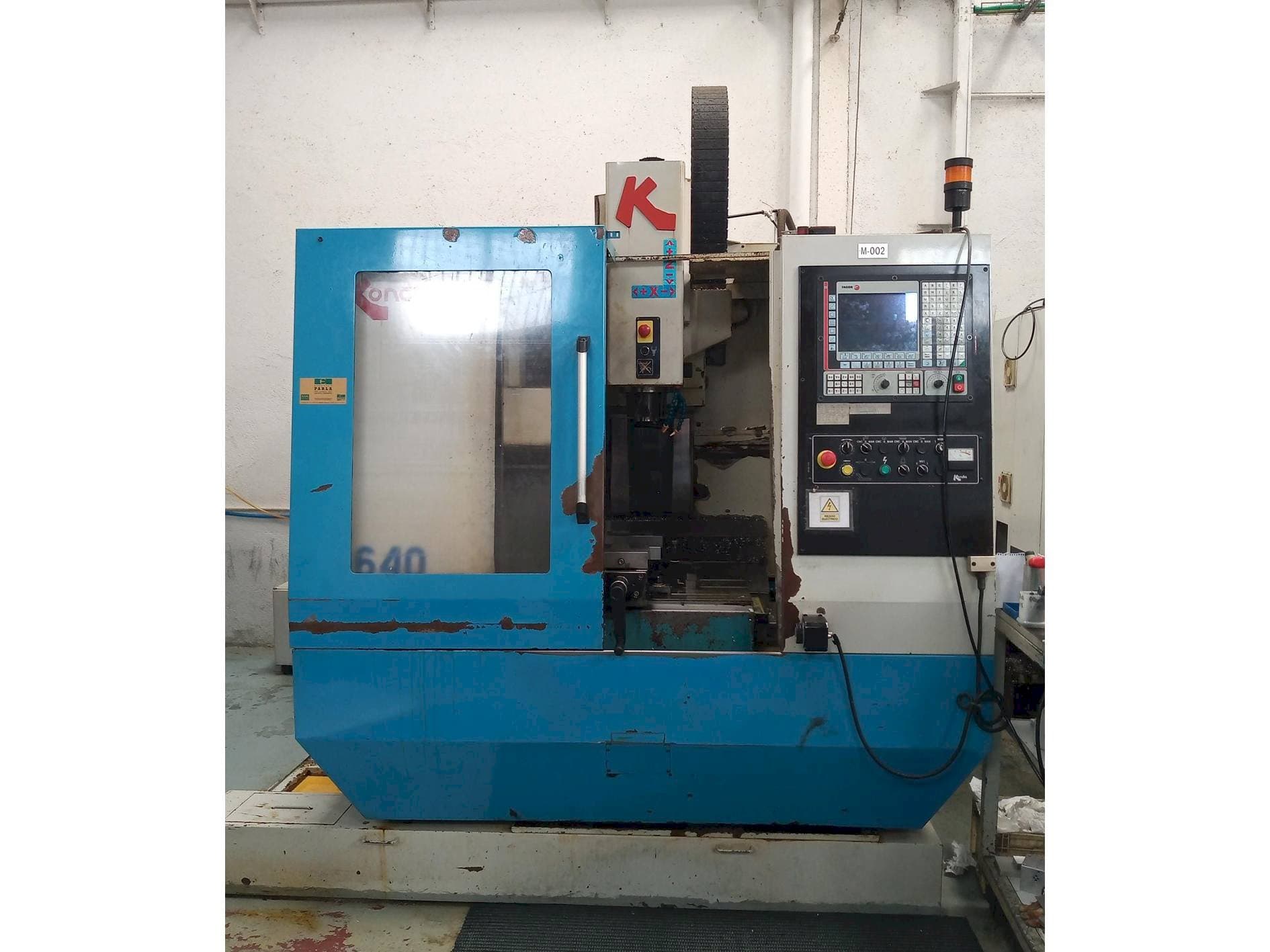 Vista Frontal  da KONDIA B-640  máquina