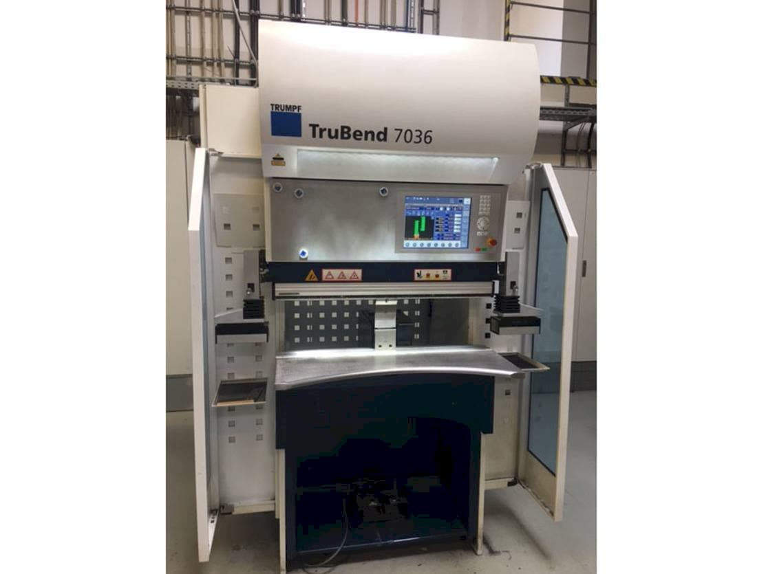 Vista Frontal  da Trumpf TruBend 7036  máquina