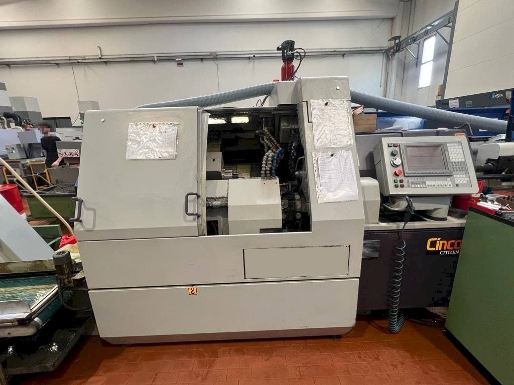 Vista Frontal  da Citizen M32  máquina