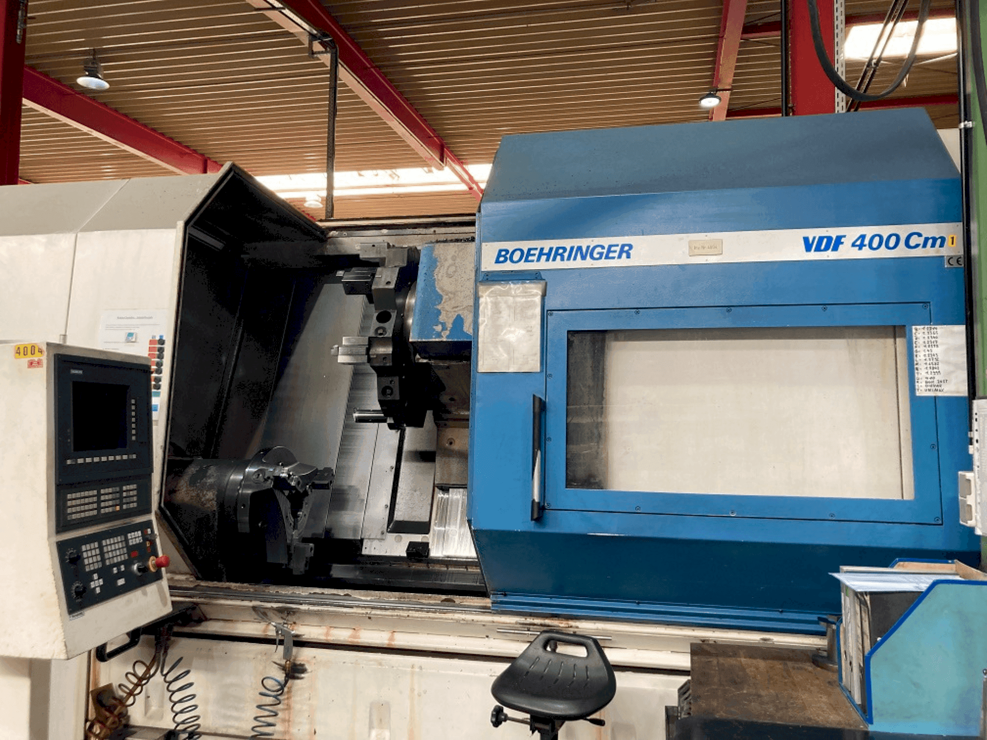 Vista Frontal  da BOEHRINGER C400  máquina