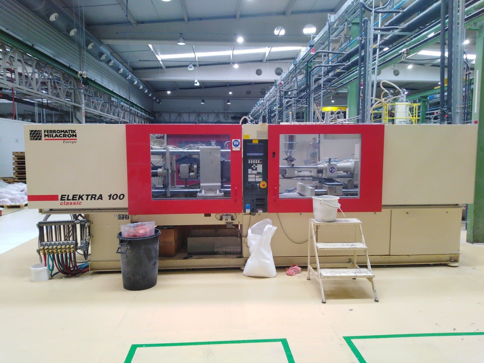 Vista Frontal  da Ferromatik Electra 100  máquina