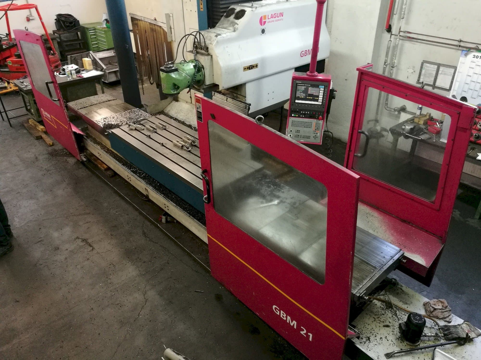 Vista Frontal  da LAGUN GBM 21  máquina