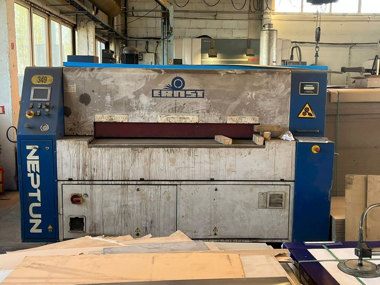 Vista Frontal  da ERNST Neptun E/B  máquina