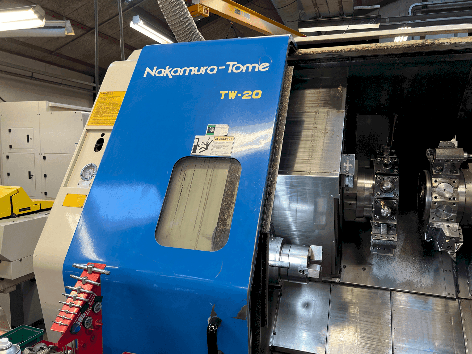 Vista Frontal  da NAKAMURA TW-20  máquina