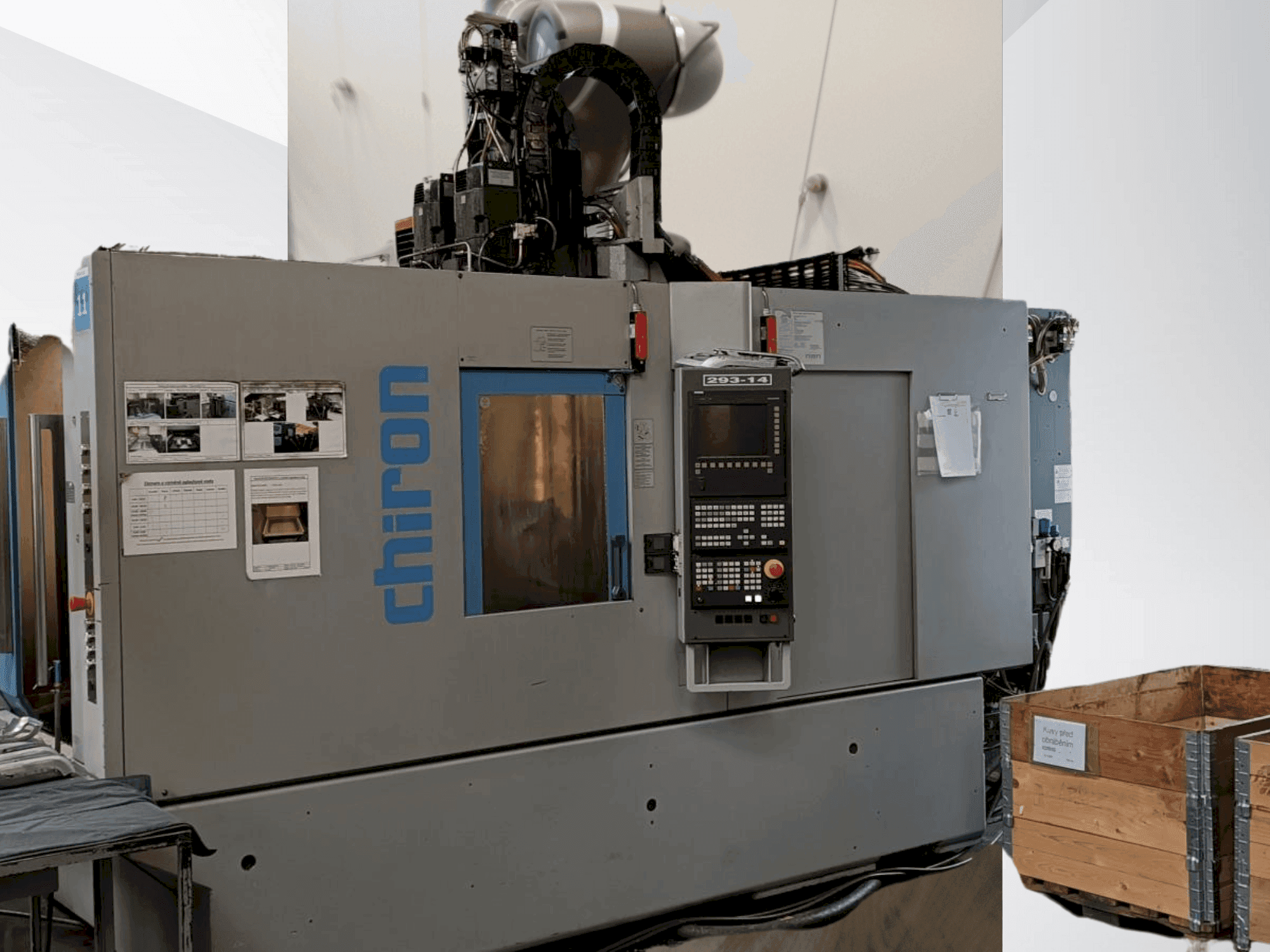 Vista Frontal  da CHIRON DZ 15K WM  máquina