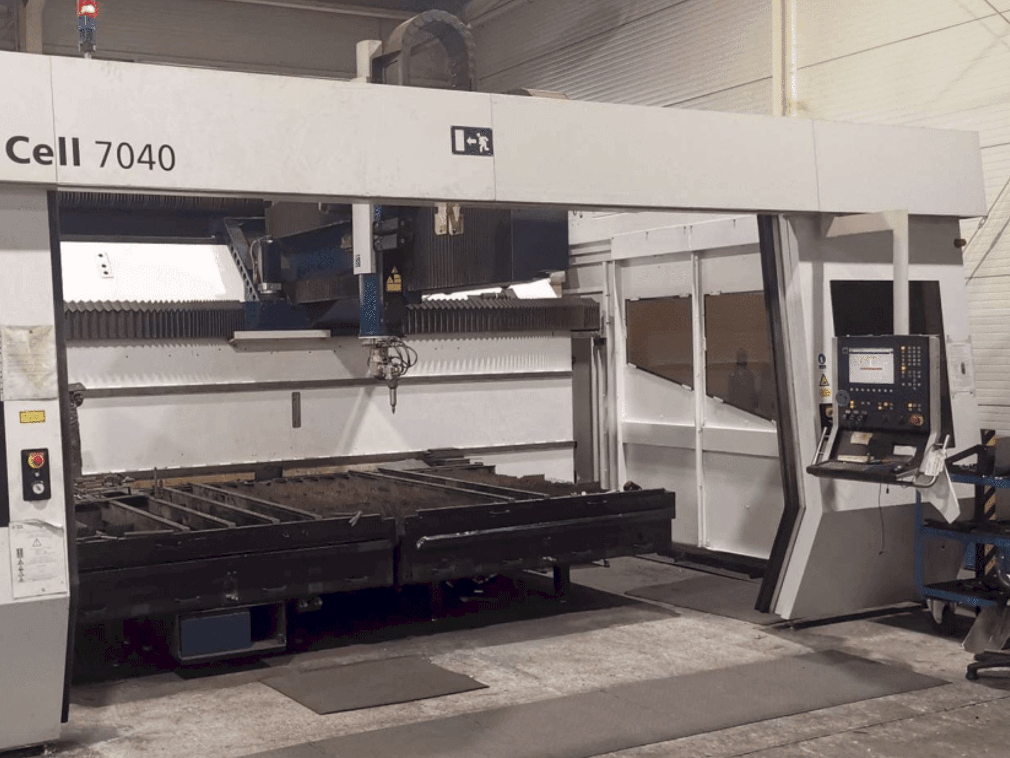 Vista Frontal  da TRUMPF TruLaser Cell 7040  máquina