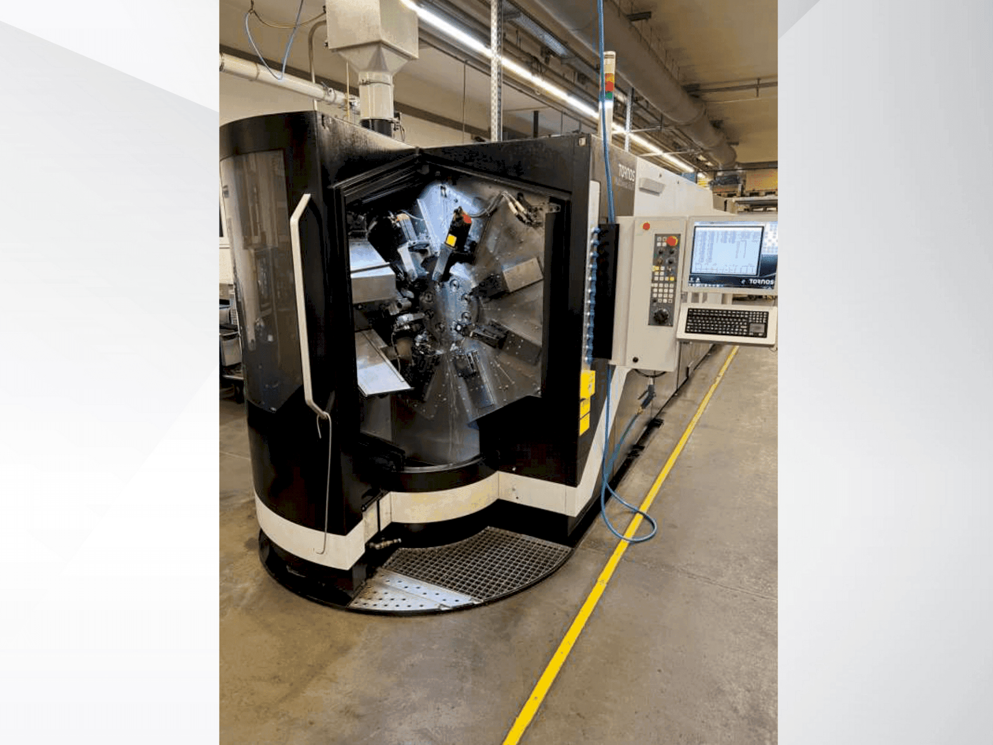 Vista Frontal  da Tornos MultiSwiss 8x26  máquina