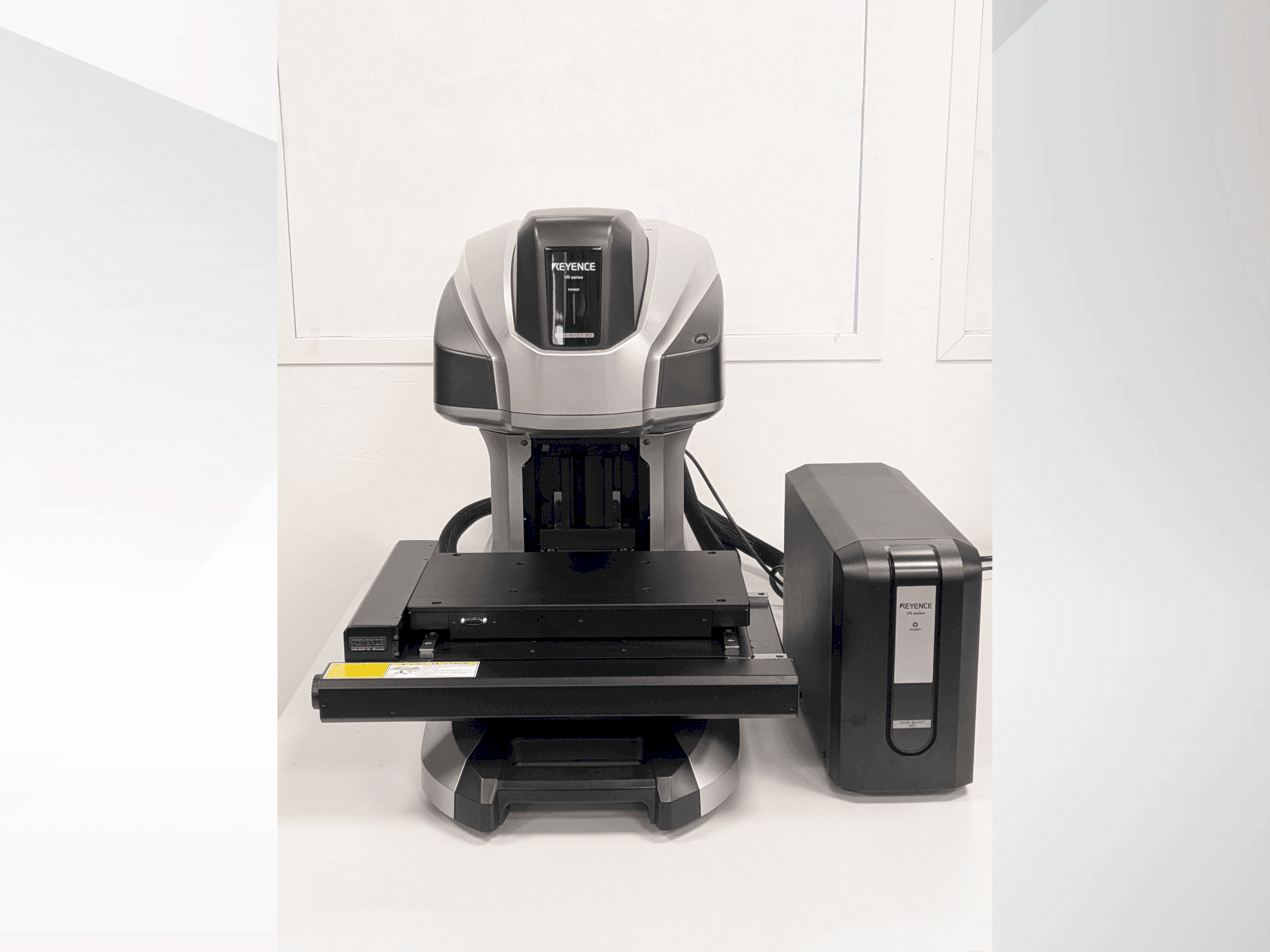 Vista Frontal  da KEYENCE VR-6200  máquina