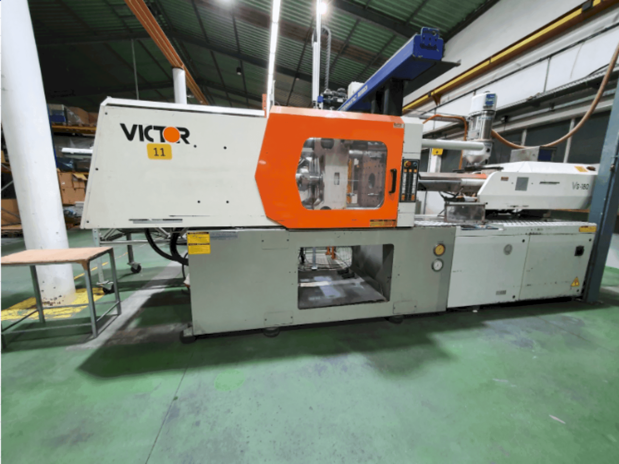 Vista Frontal  da Victor VS180  máquina