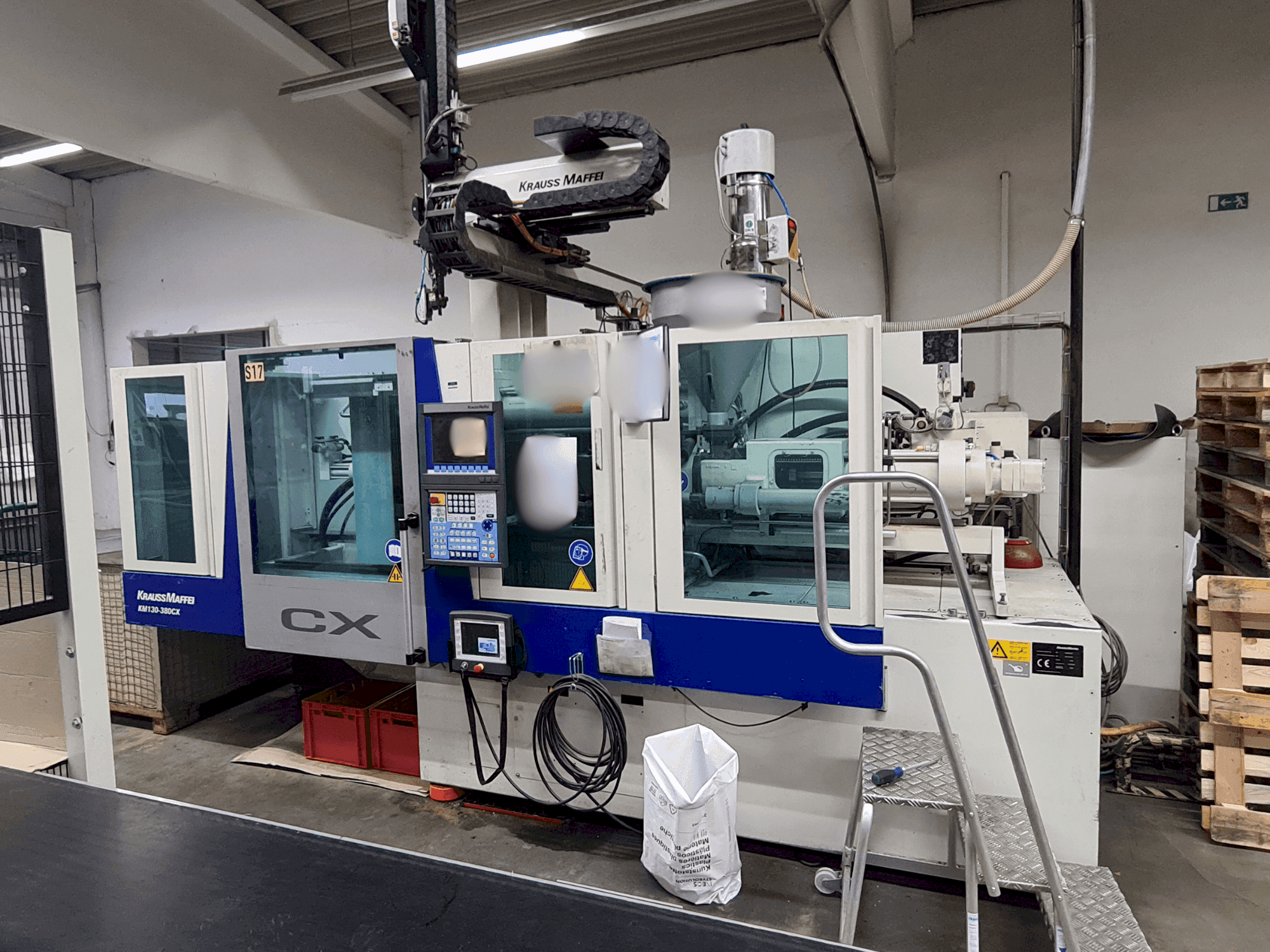 Vista Frontal  da Krauss Maffei 130-380 CX  máquina