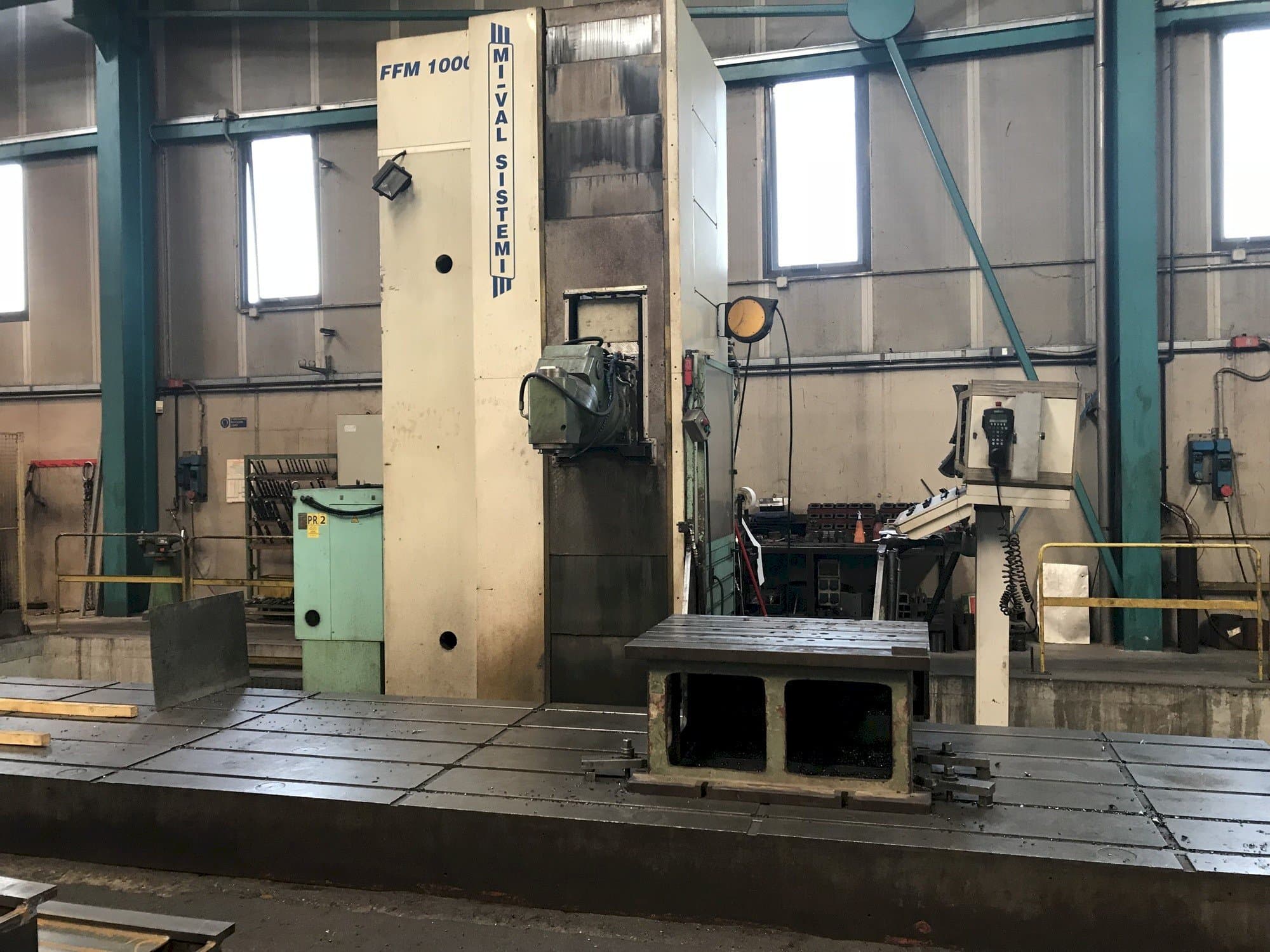 Vista Frontal  da MIVAL FFM 1000  máquina