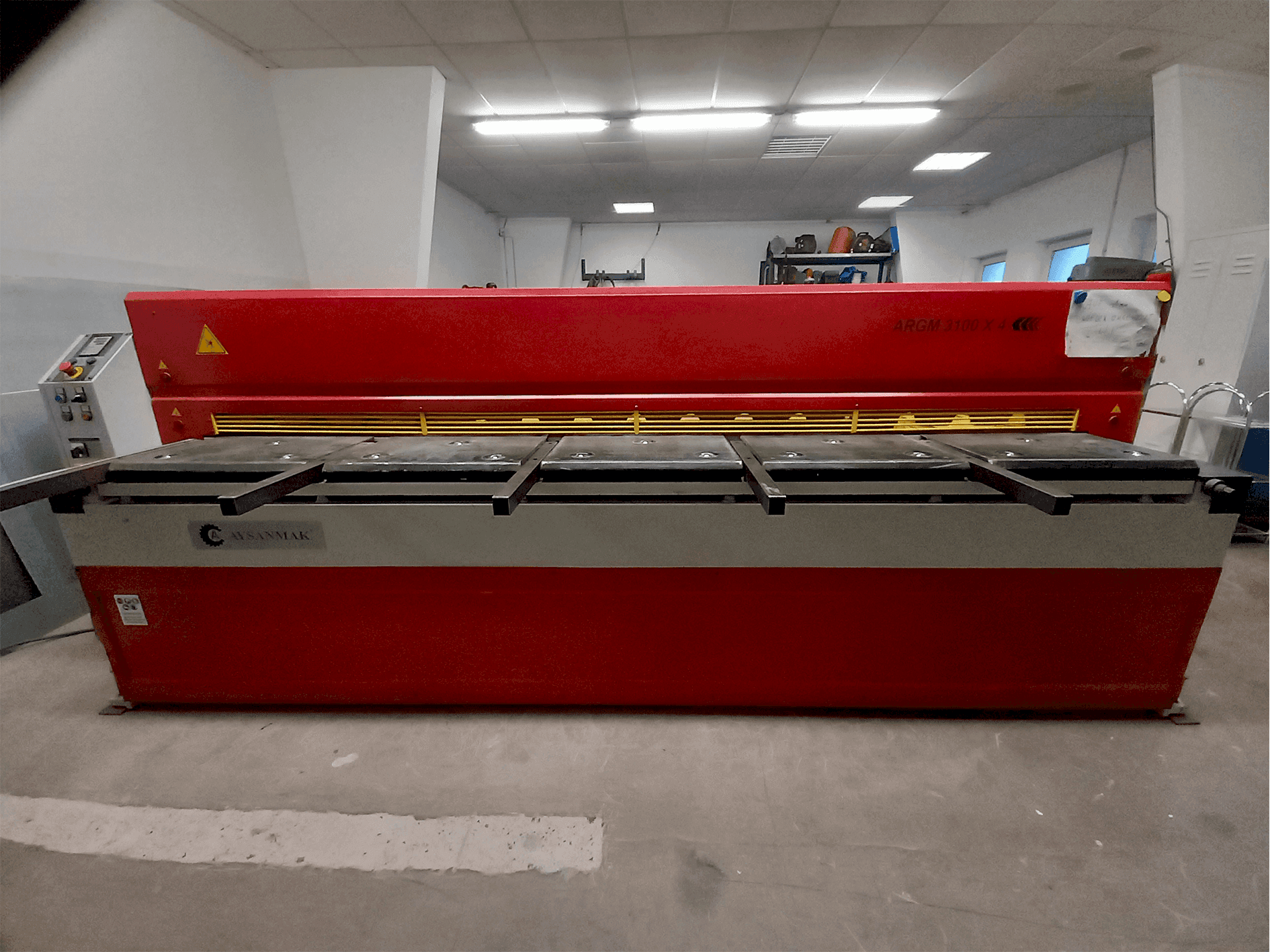 Vista Frontal  da AYSANMAK ARGM 3100 x 4  máquina