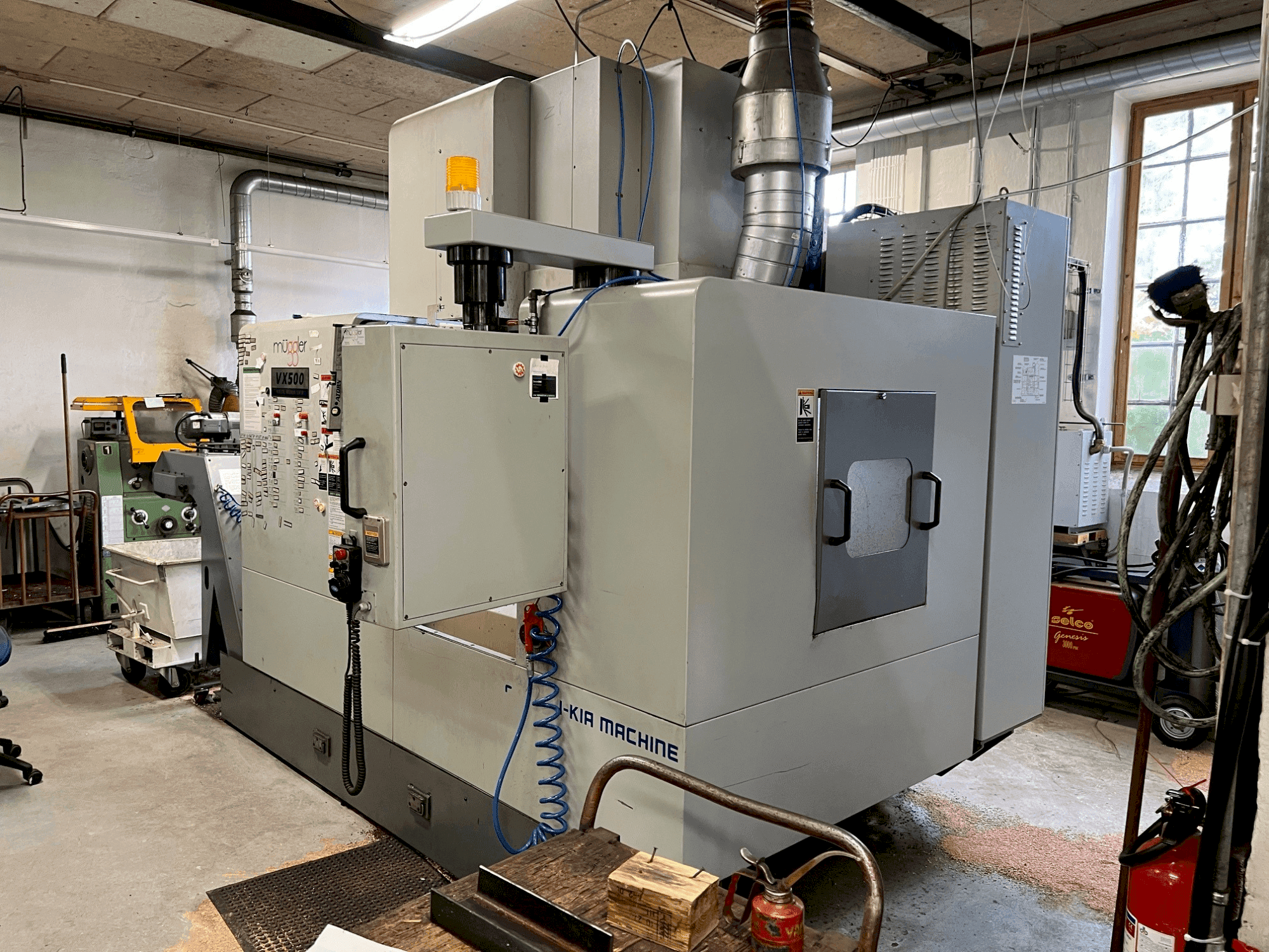 Vista Frontal  da HYUNDAI KIA VX500  máquina