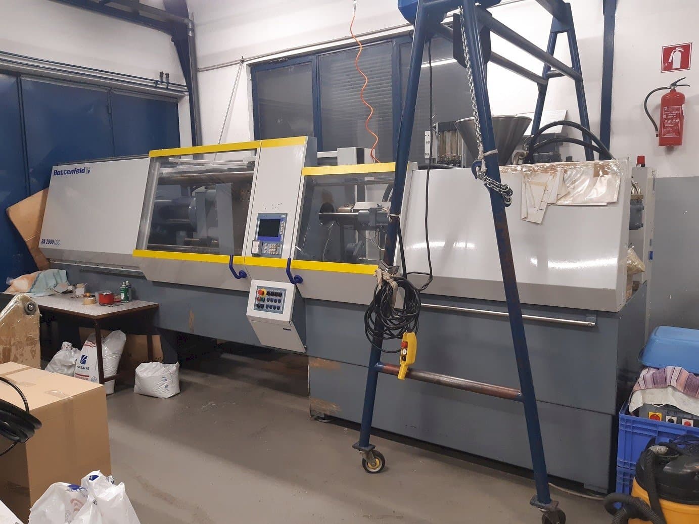 Vista Frontal  da Battenfeld BA 2000/1000 CDC  máquina