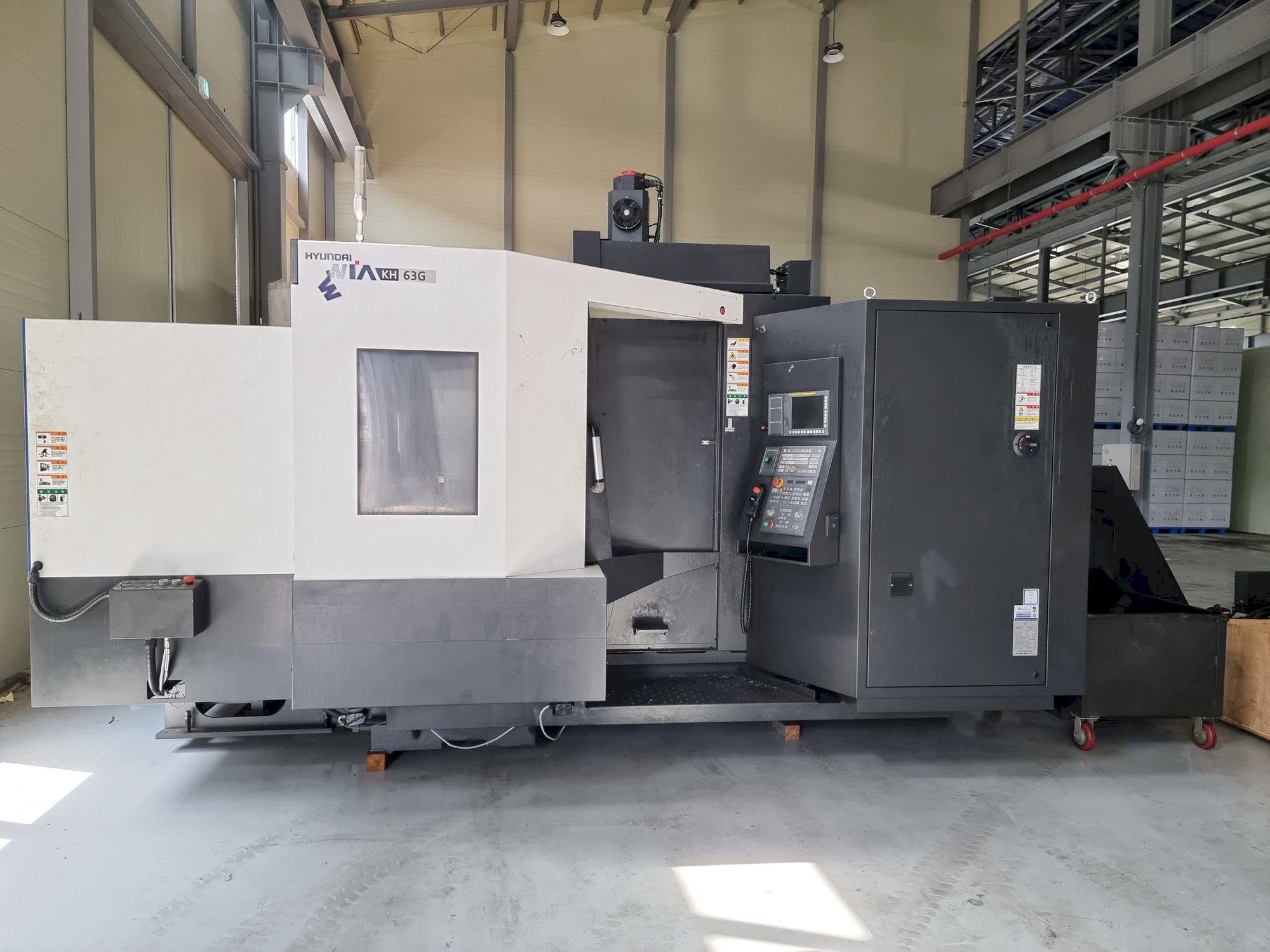 Vista Frontal  da Hyundai Wia KH63G  máquina