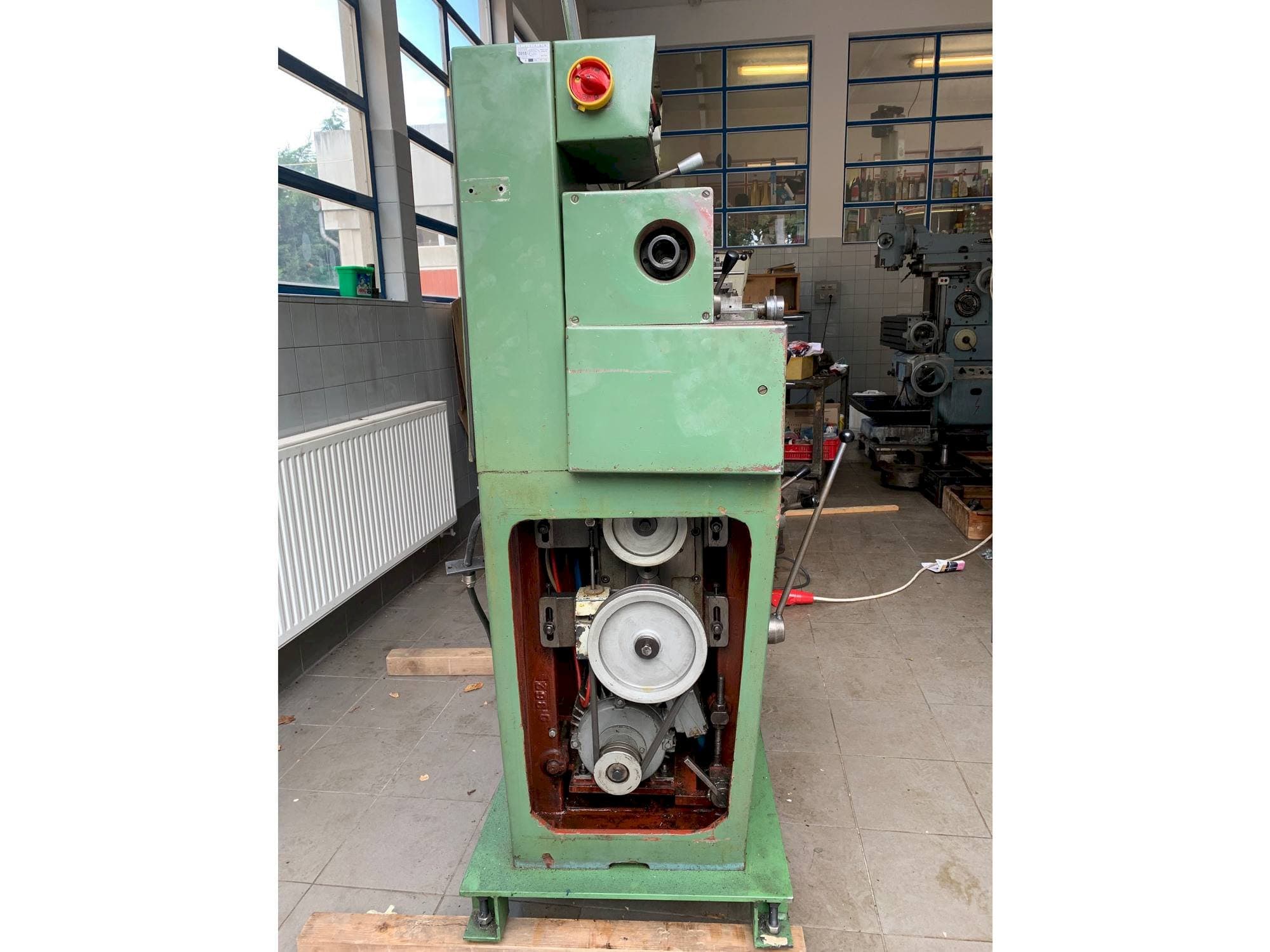 Vista Frontal  da TOS Sm 16-A  máquina