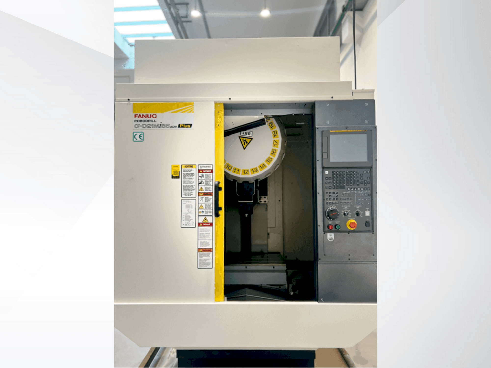 Vista Frontal  da FANUC α-D21MiB5ADV Plus  máquina