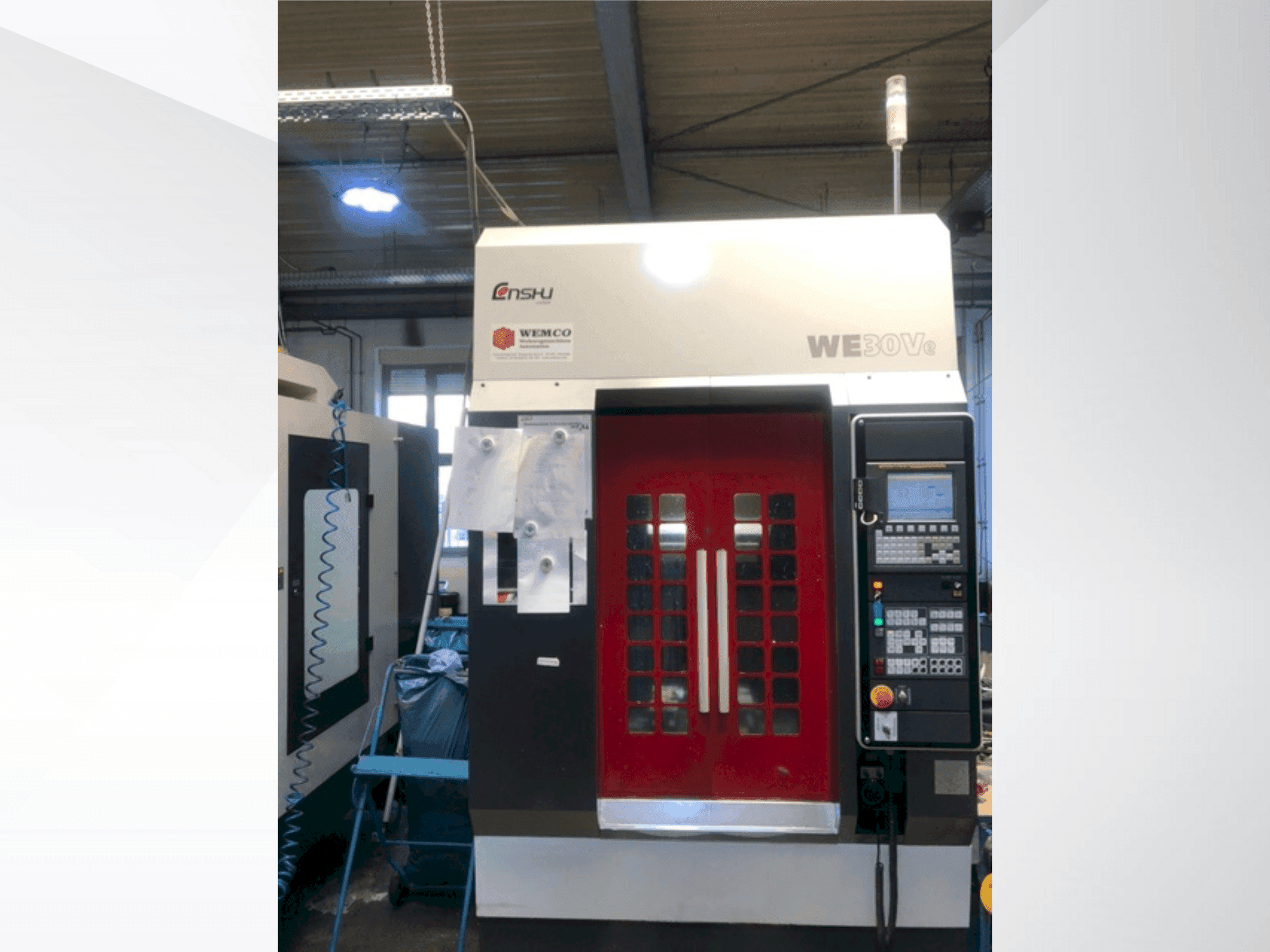 Vista Frontal  da Enshu WE30Ve  máquina