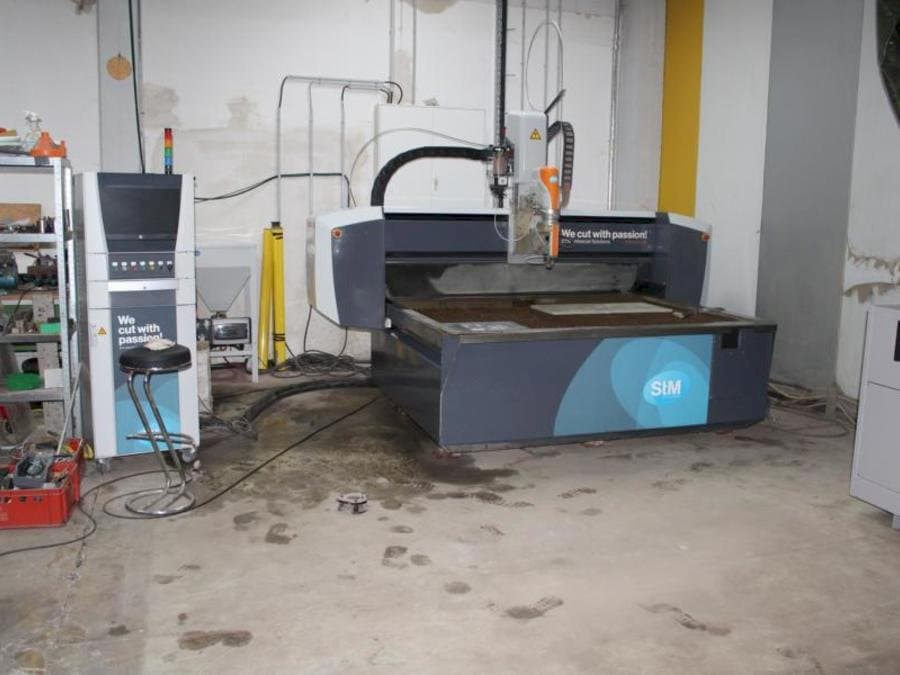 Vista Frontal  da STM PremiumCut 3D 68  máquina