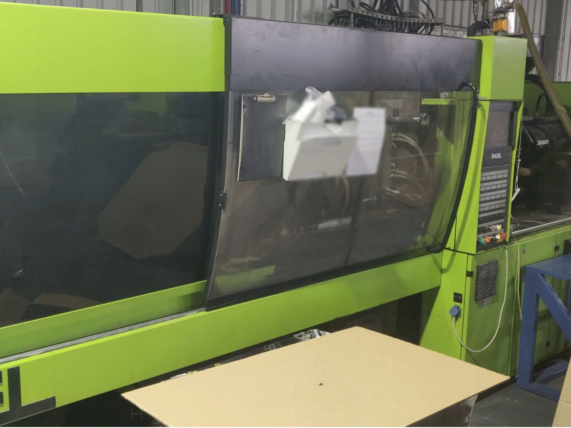 Vista Frontal  da ENGEL Victory 1050/220 Tech  máquina