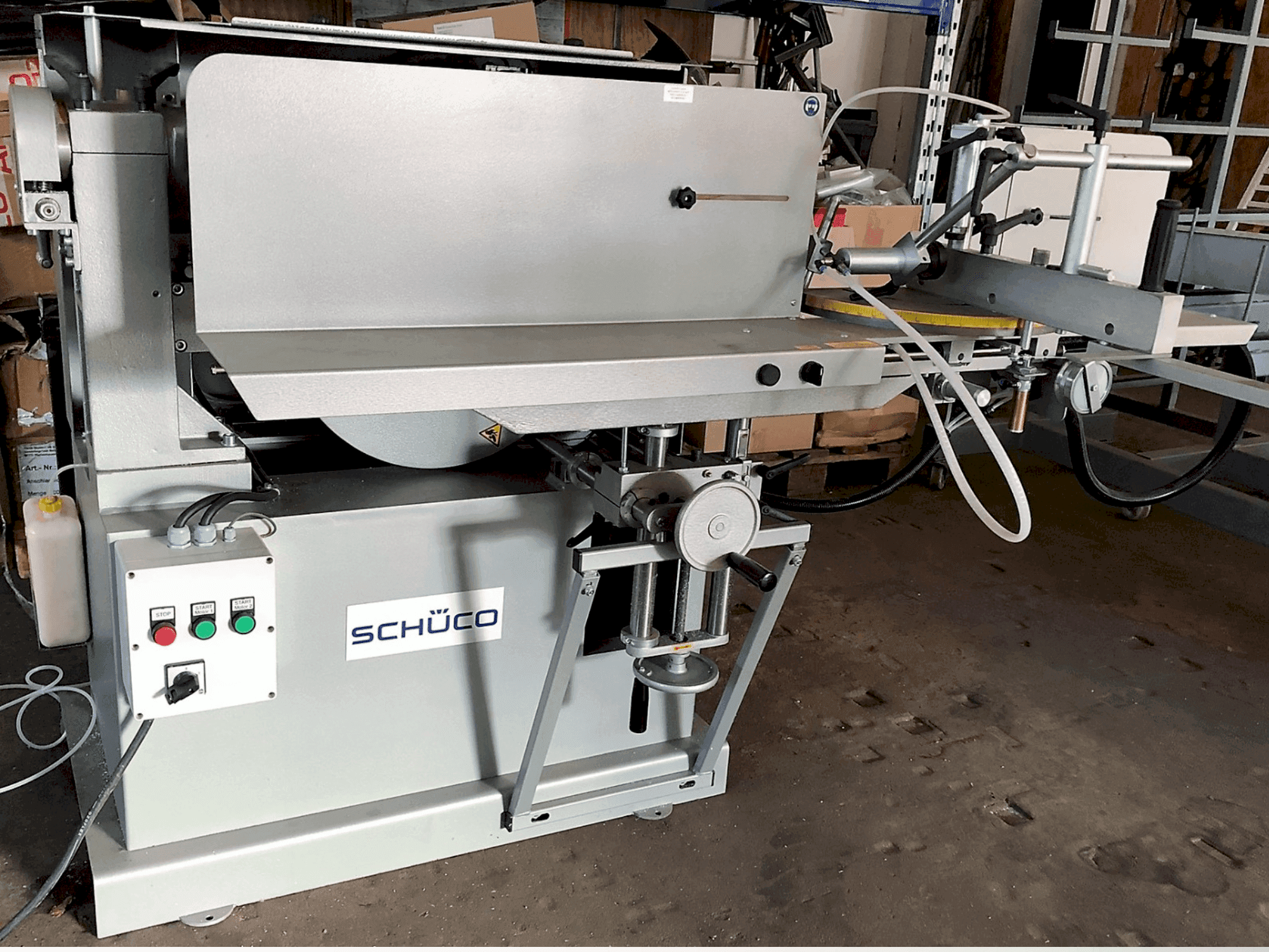 Vista Frontal  da SCHÜCO AS 450  máquina