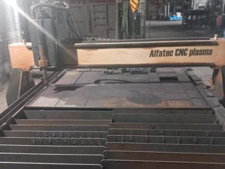 Vista Frontal  da ALFATEC CNC 1,5x3M PROFI  máquina