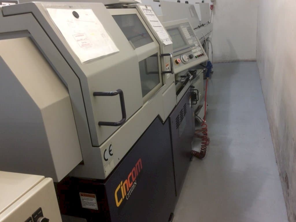 Vista Lateral Esquerda  da Citizen L20  máquina