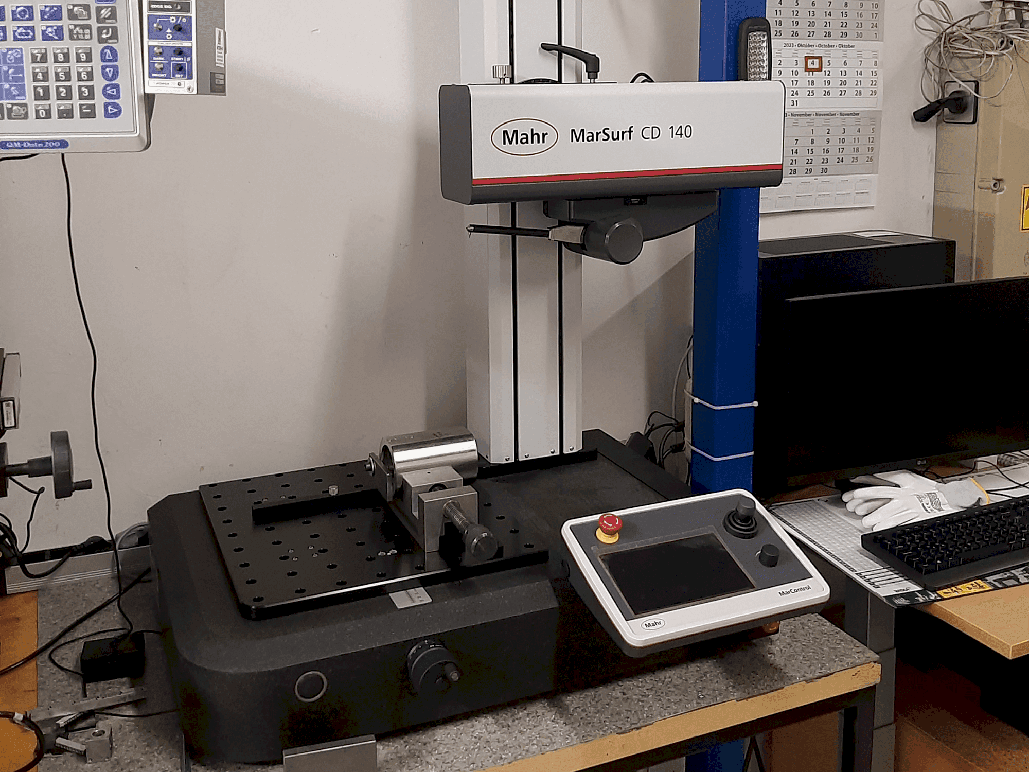 Vista Frontal da MAHR MarSurf CD 140 máquina