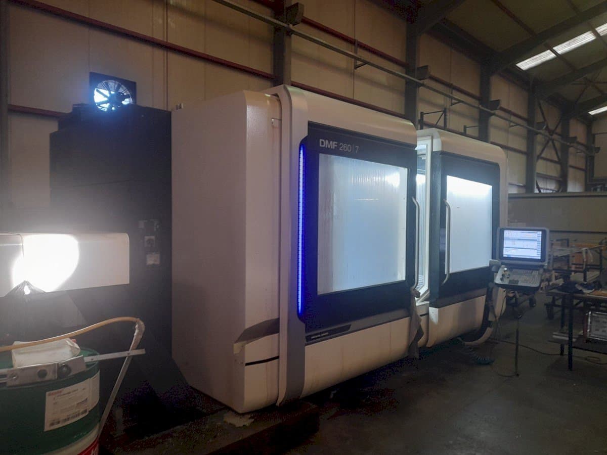 Vista Frontal  da DMG MORI DMF 260-7  máquina